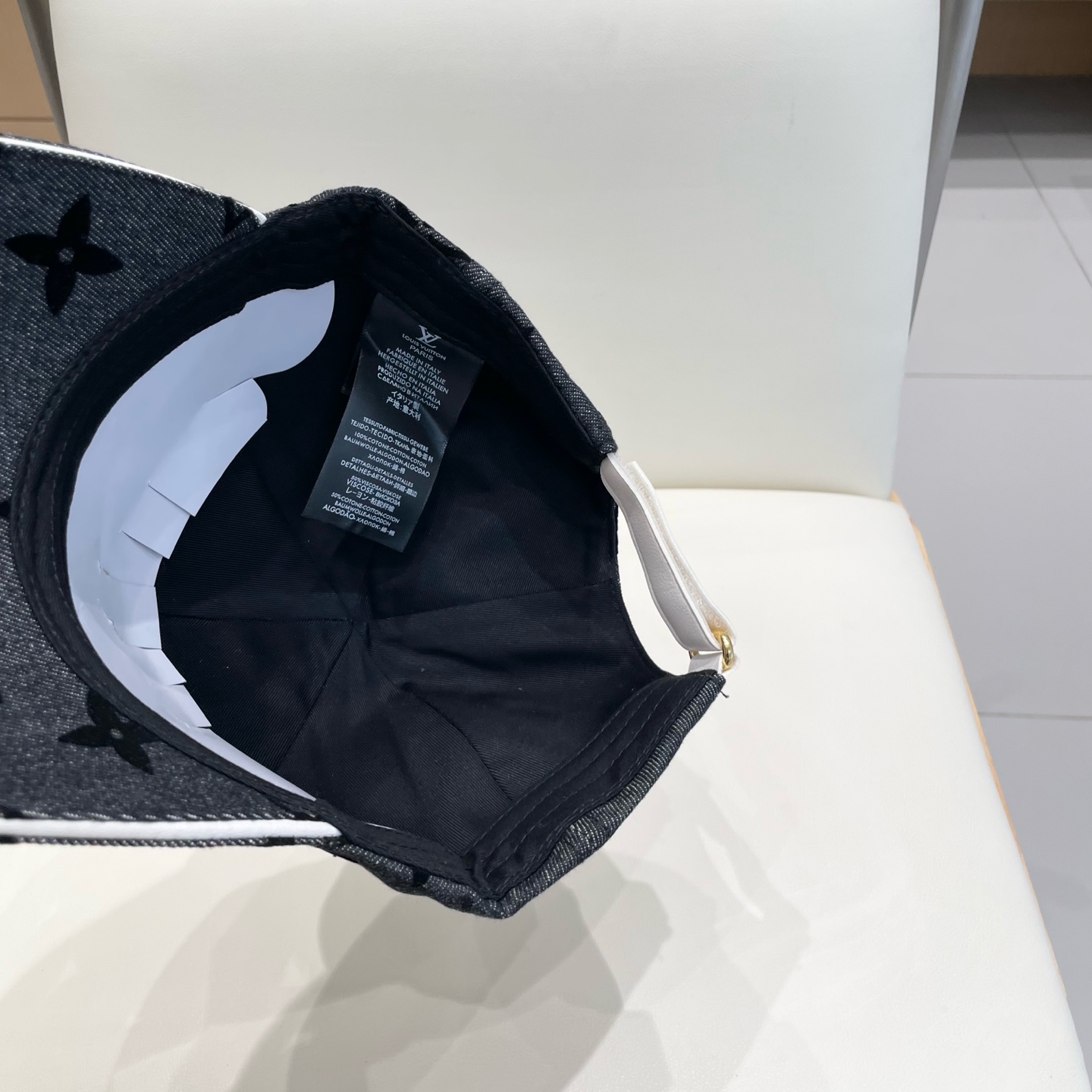  LouisVuitton2025新款棒球帽🧢  
LV棒球帽，简约大气，男女通用