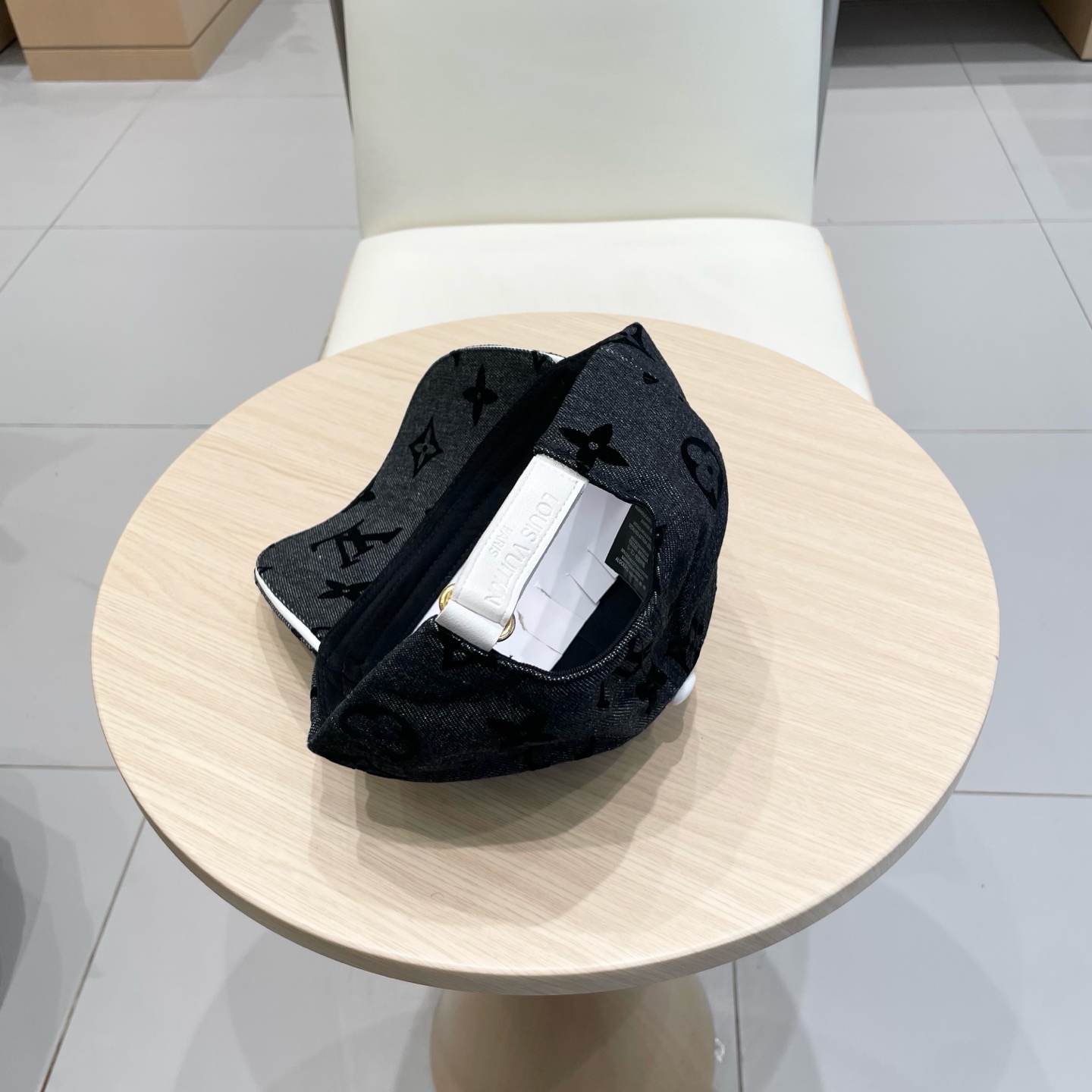  LouisVuitton2025新款棒球帽🧢  
LV棒球帽，简约大气，男女通用