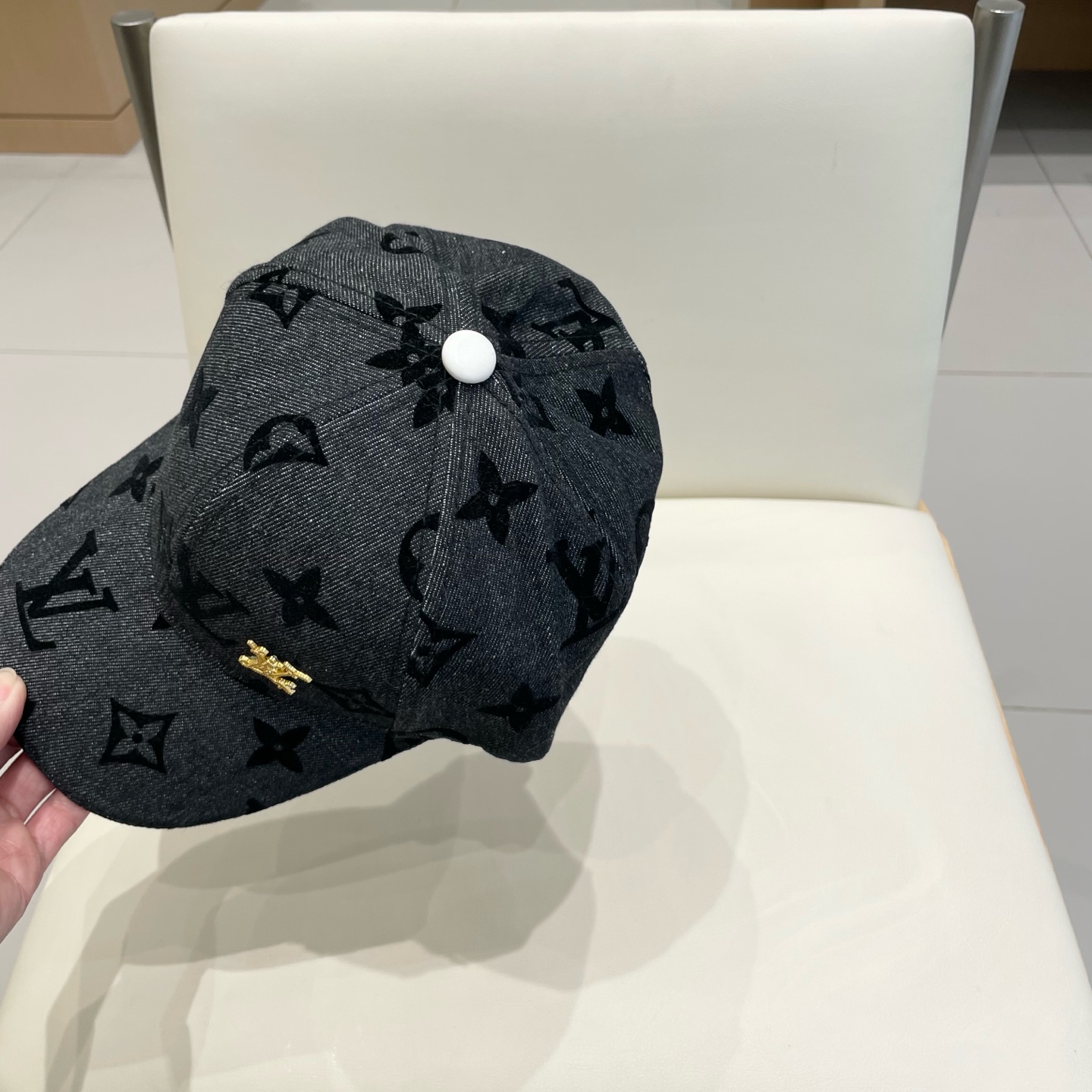  LouisVuitton2025新款棒球帽🧢  
LV棒球帽，简约大气，男女通用