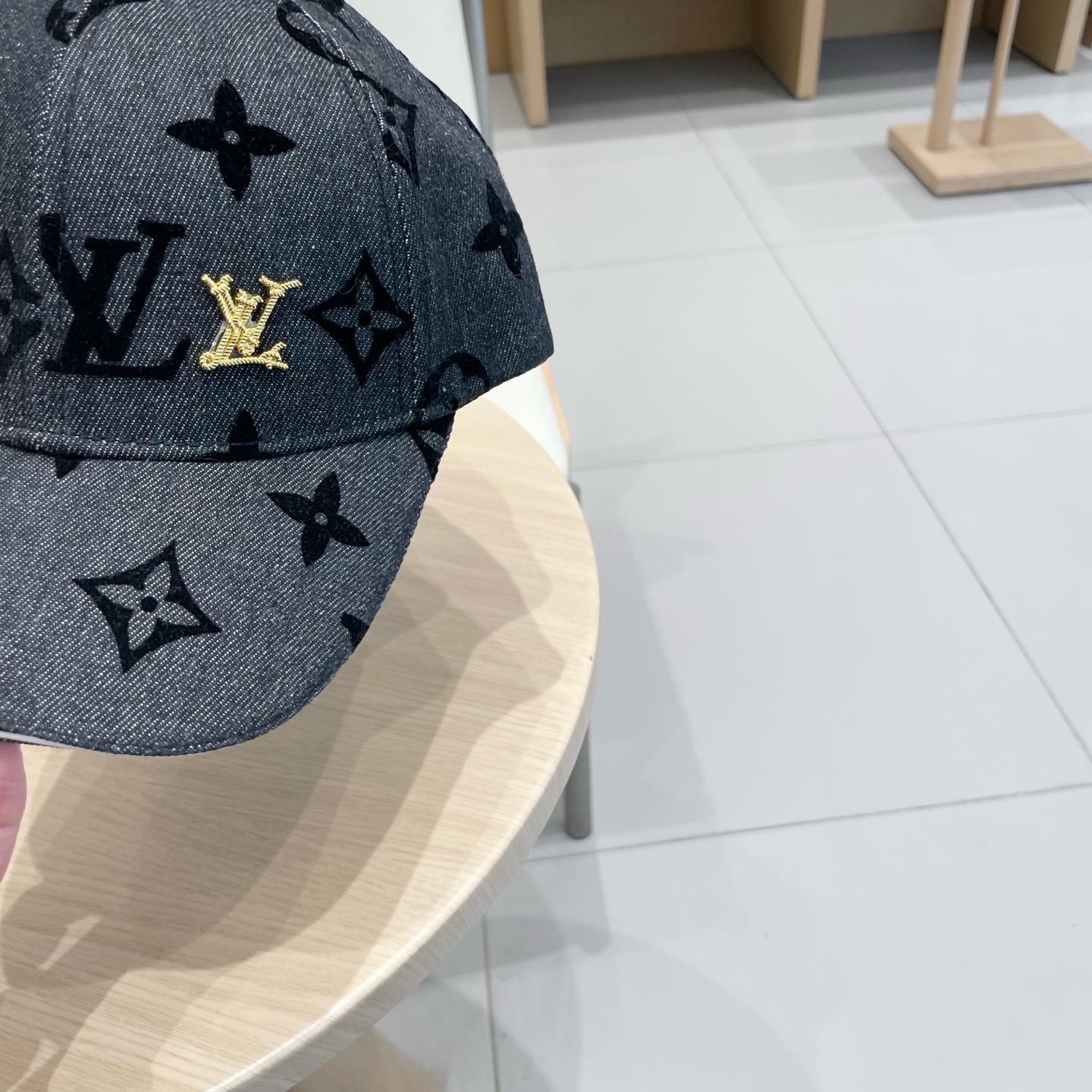  LouisVuitton2025新款棒球帽🧢  
LV棒球帽，简约大气，男女通用
