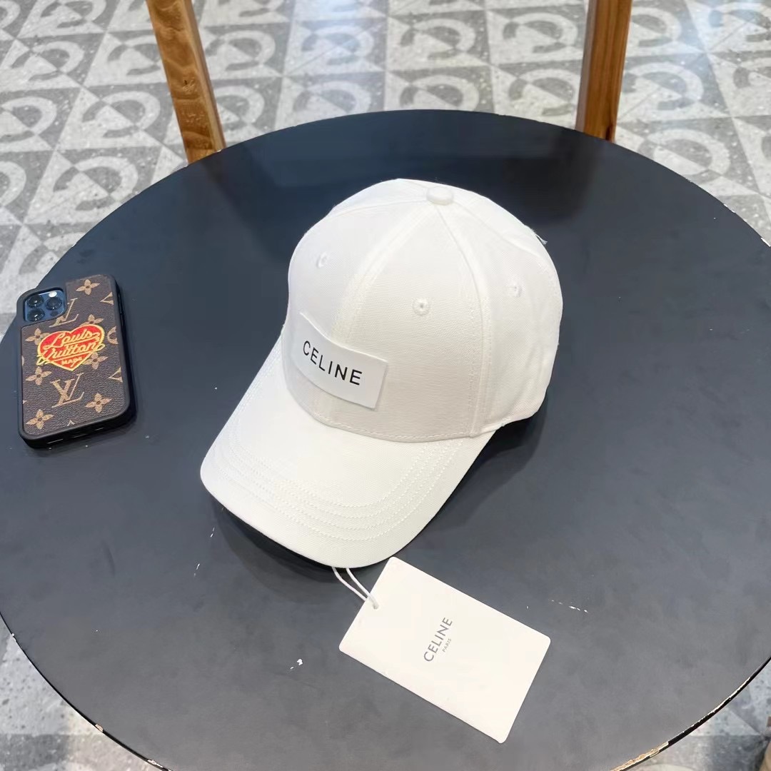 Ceiling 🧢高品质赛琳 字母棒球帽 刺绣款鸭舌帽 一顶时尚的帽子可为整体的造型增添几分色彩！ 情侣