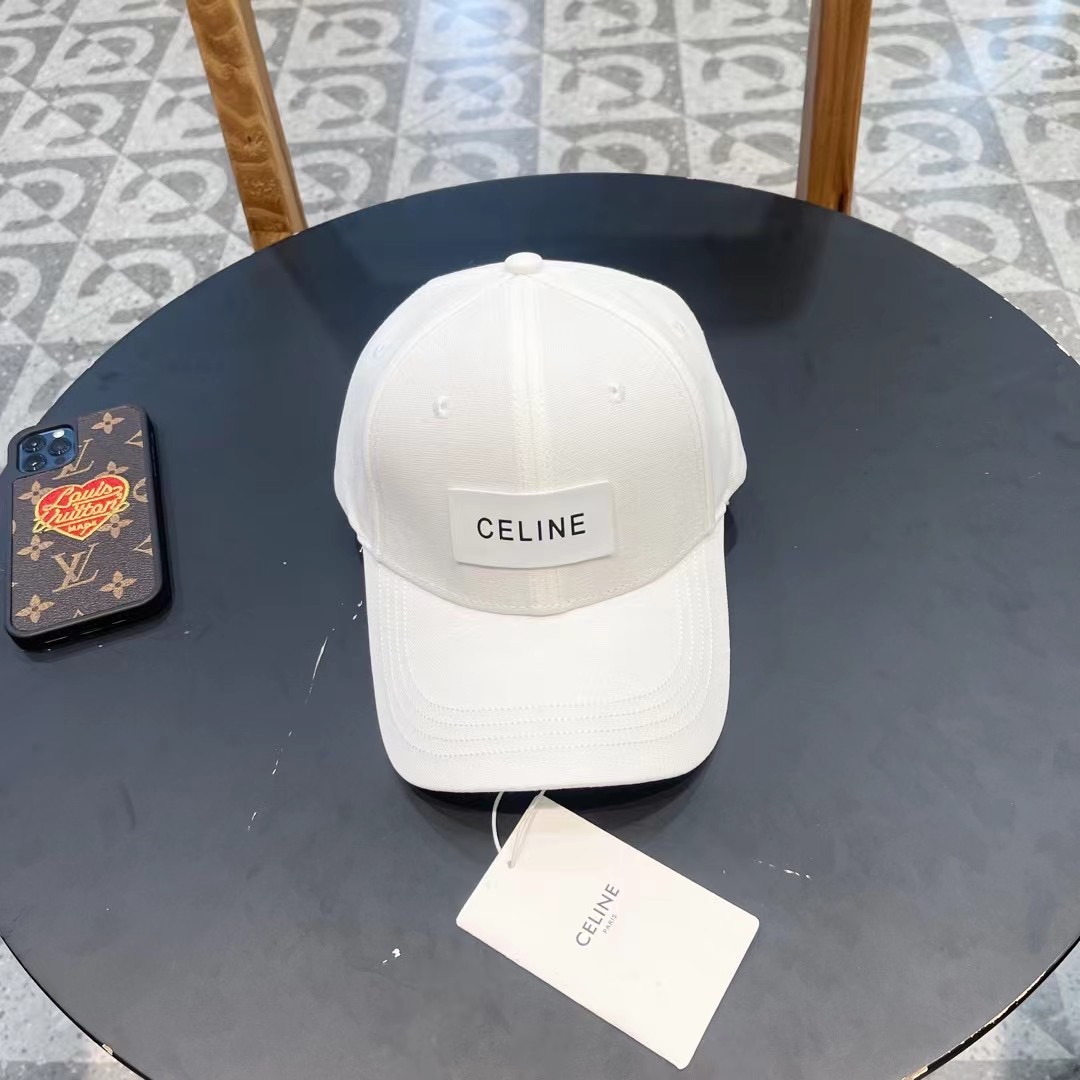Ceiling 🧢高品质赛琳 字母棒球帽 刺绣款鸭舌帽 一顶时尚的帽子可为整体的造型增添几分色彩！ 情侣