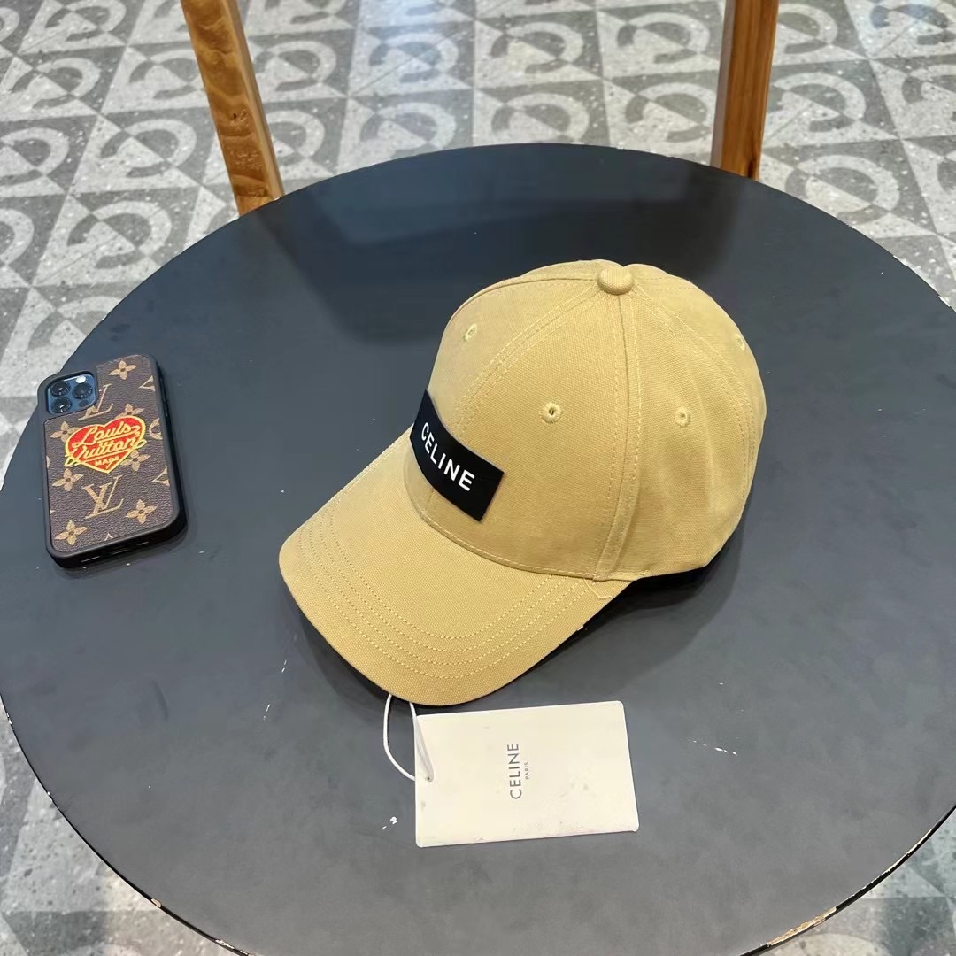 Ceiling 🧢高品质赛琳 字母棒球帽 刺绣款鸭舌帽 一顶时尚的帽子可为整体的造型增添几分色彩！ 情侣