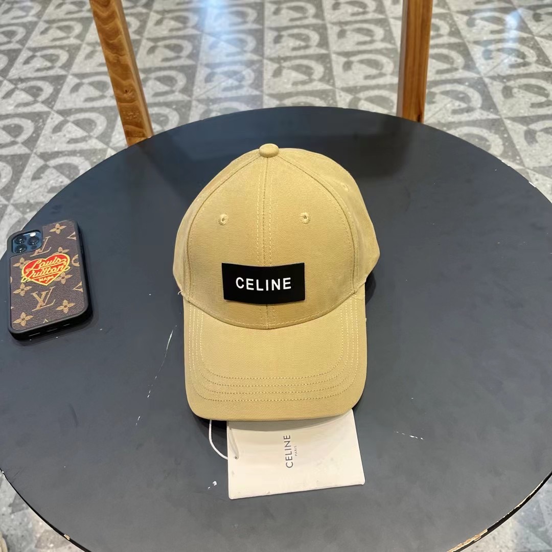 Ceiling 🧢高品质赛琳 字母棒球帽 刺绣款鸭舌帽 一顶时尚的帽子可为整体的造型增添几分色彩！ 情侣