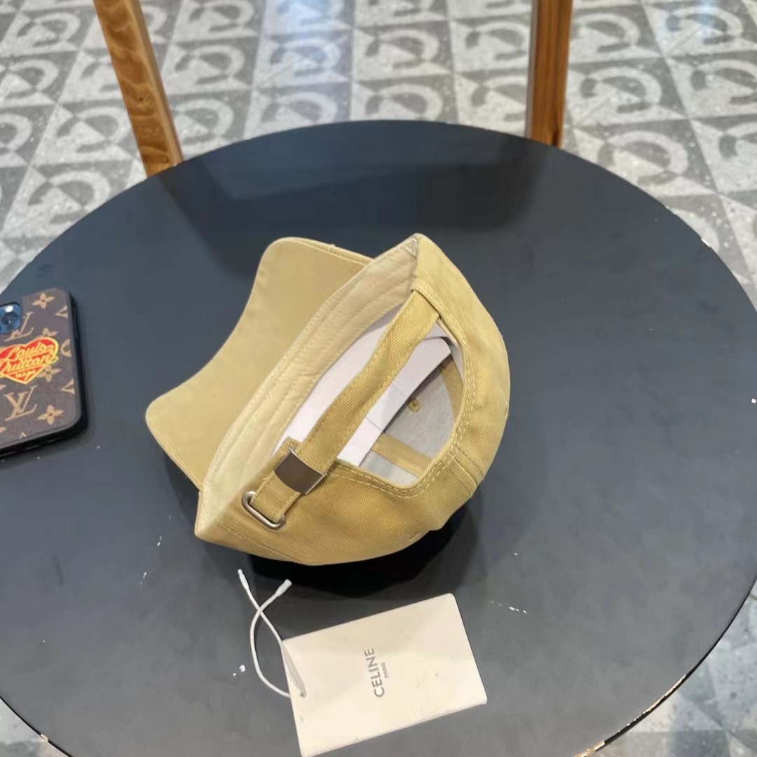 Ceiling 🧢高品质赛琳 字母棒球帽 刺绣款鸭舌帽 一顶时尚的帽子可为整体的造型增添几分色彩！ 情侣