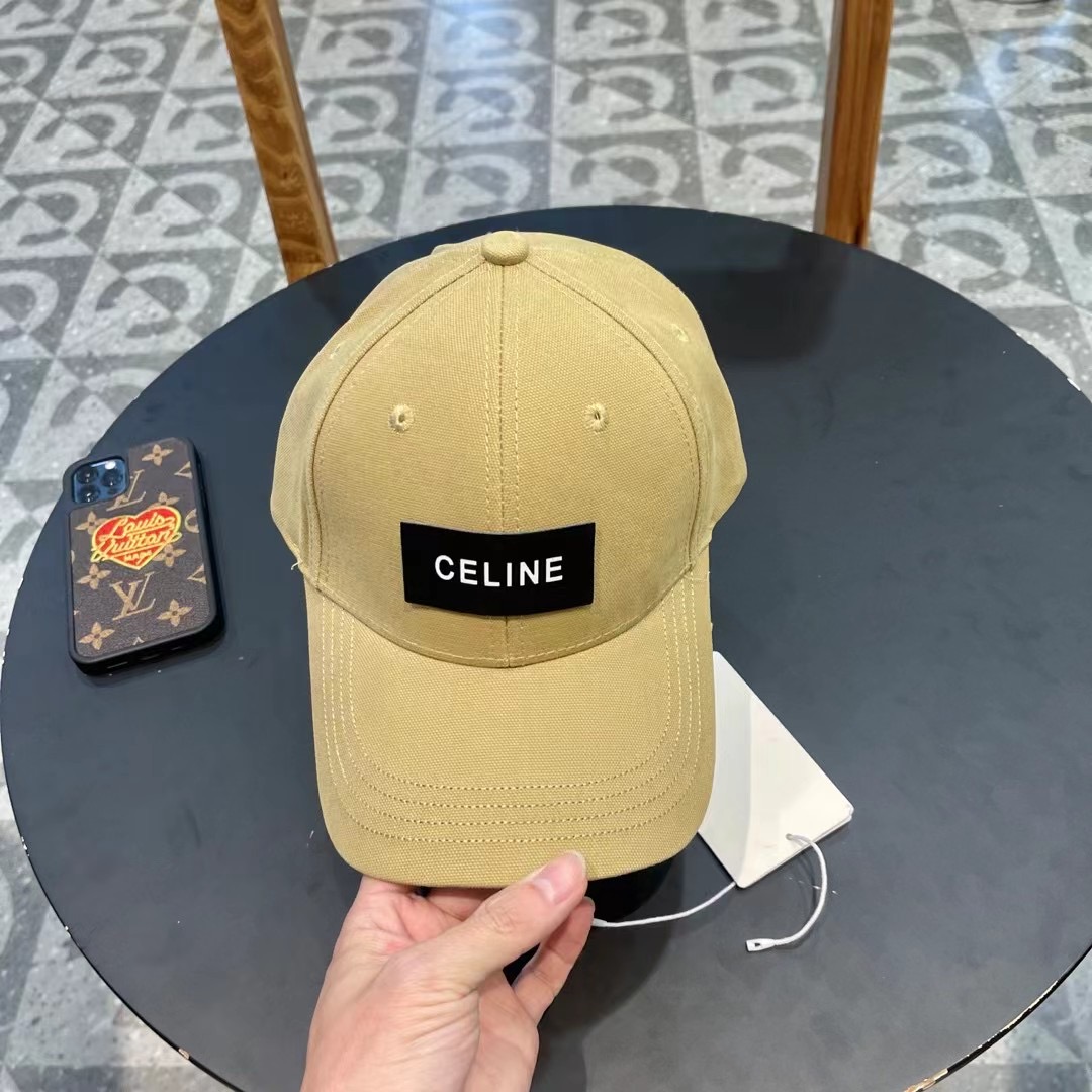 Ceiling 🧢高品质赛琳 字母棒球帽 刺绣款鸭舌帽 一顶时尚的帽子可为整体的造型增添几分色彩！ 情侣