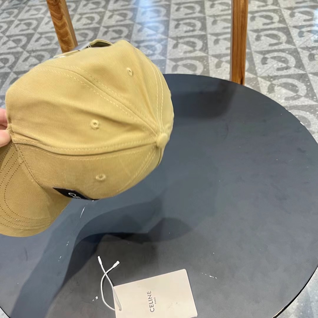 Ceiling 🧢高品质赛琳 字母棒球帽 刺绣款鸭舌帽 一顶时尚的帽子可为整体的造型增添几分色彩！ 情侣