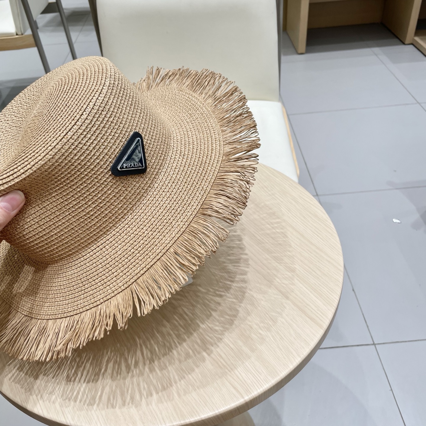  普拉达PRADA 2025新款平顶流苏草帽、，高级定制，库存多，头围57cm