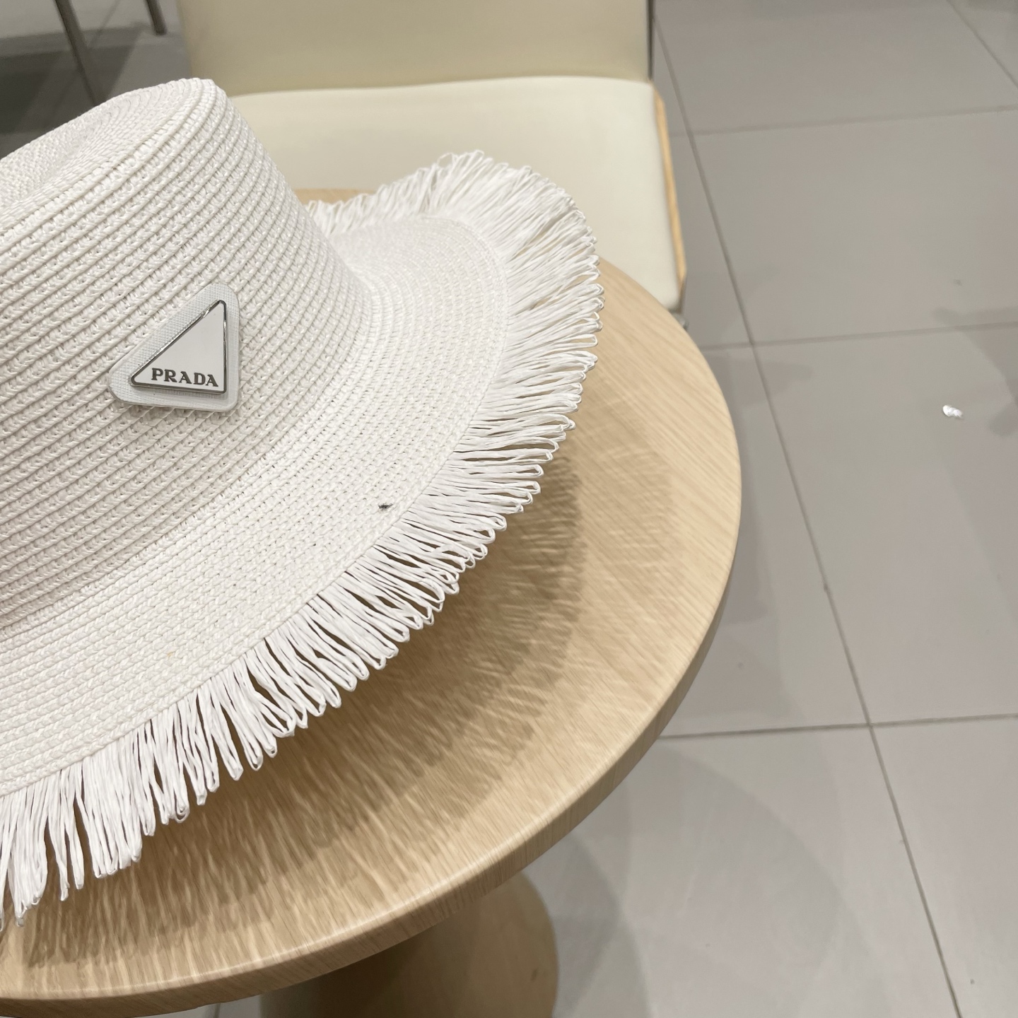  普拉达PRADA 2025新款平顶流苏草帽、，高级定制，库存多，头围57cm