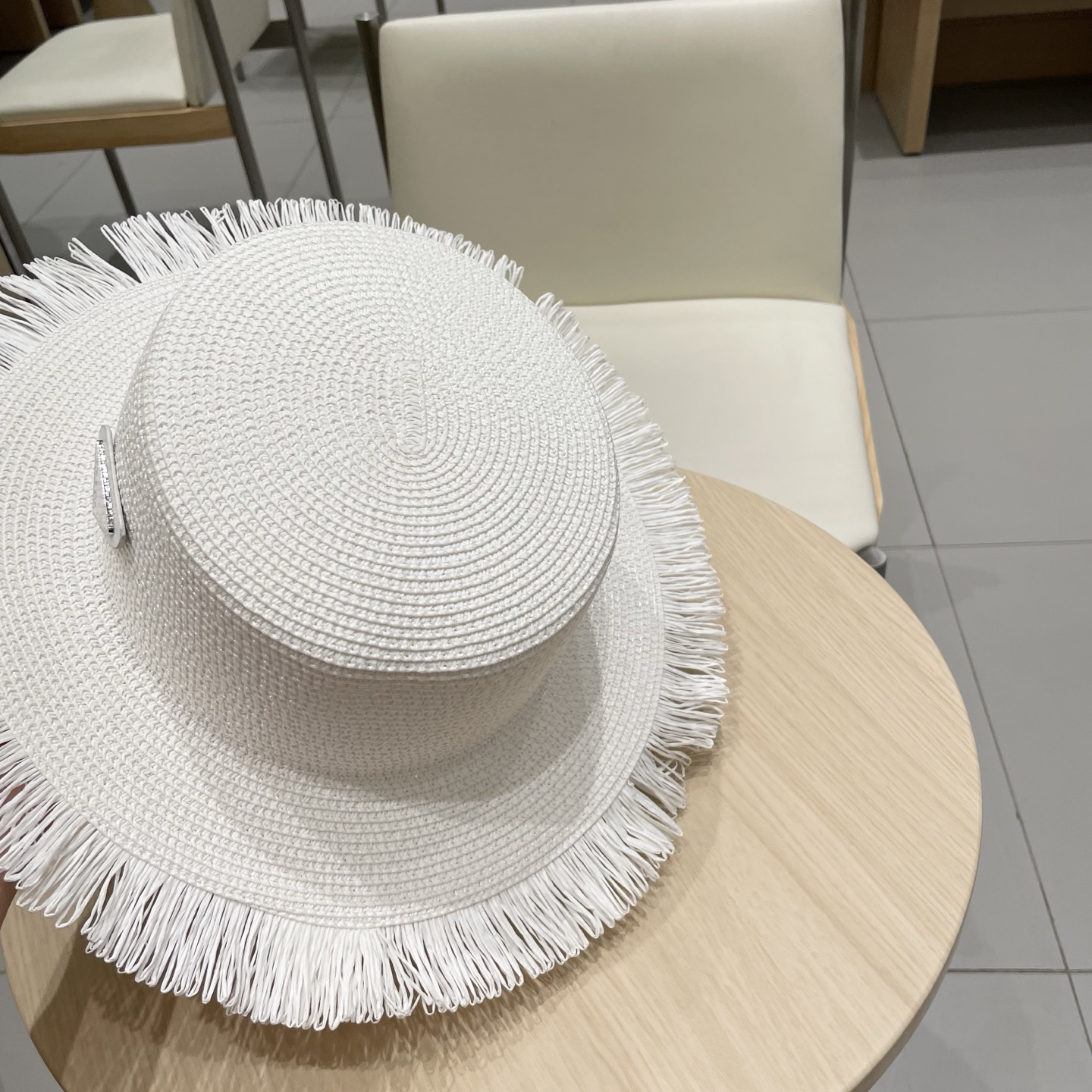  普拉达PRADA 2025新款平顶流苏草帽、，高级定制，库存多，头围57cm