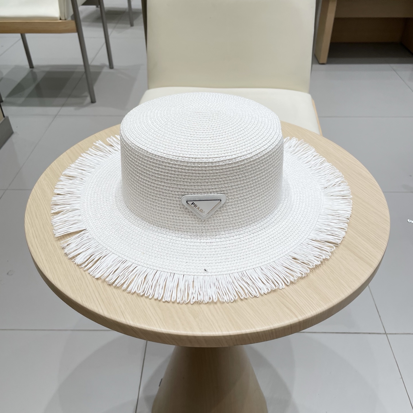  普拉达PRADA 2025新款平顶流苏草帽、，高级定制，库存多，头围57cm