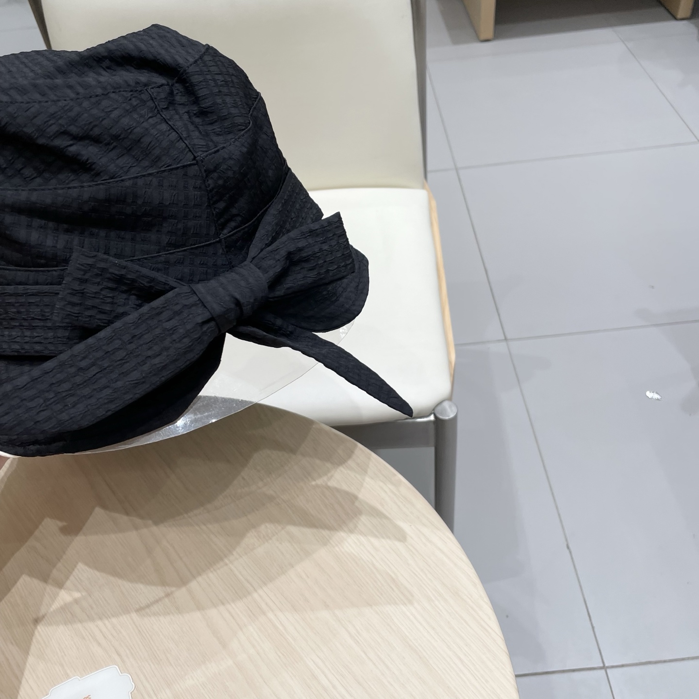  普拉达PRADA 2025新款女士简约有型盆帽撞色边系带蝴蝶结水桶帽春夏薄款百搭