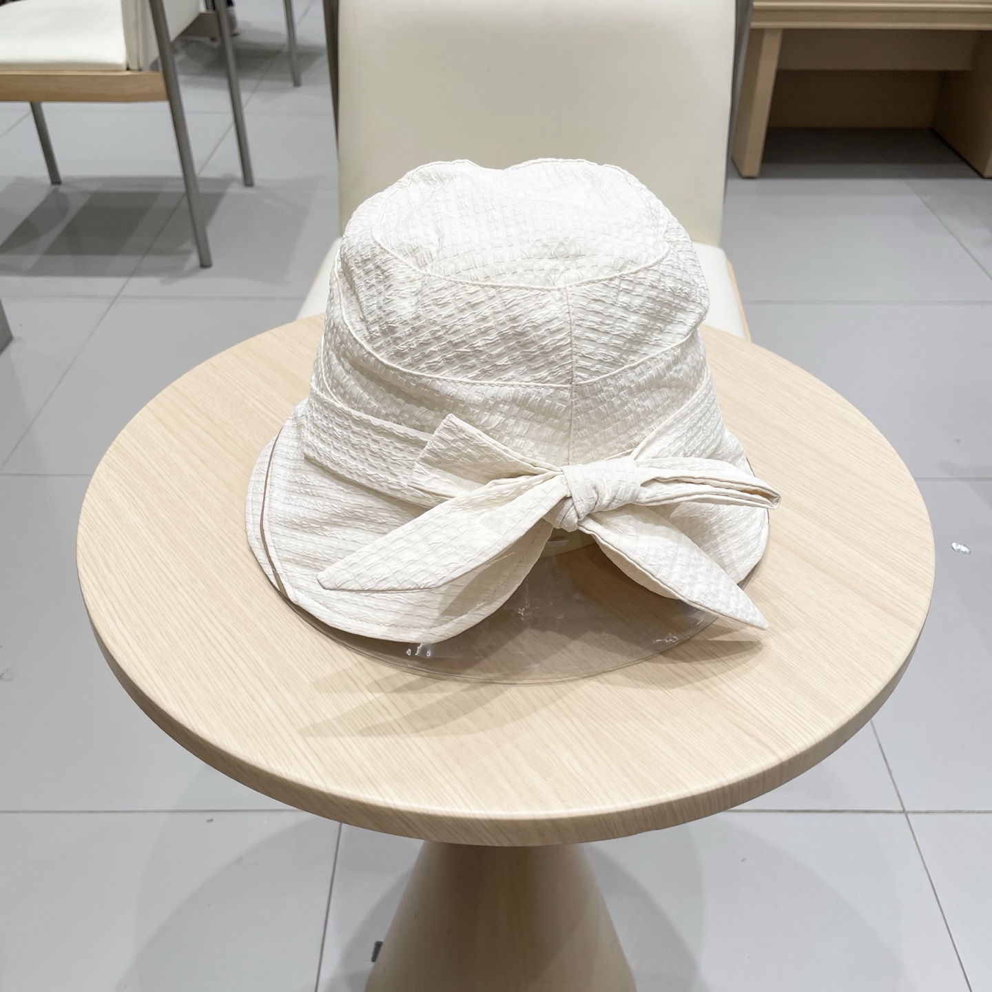  普拉达PRADA 2025新款女士简约有型盆帽撞色边系带蝴蝶结水桶帽春夏薄款百搭