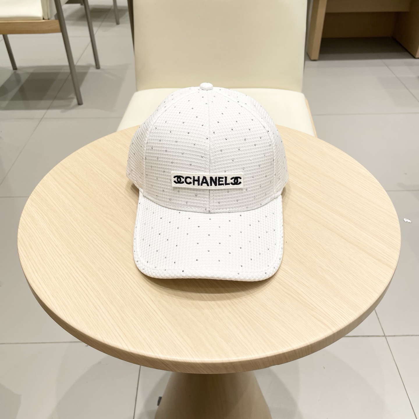 NO:704110,Chanel CHANEL 2025 new product diamond baseball cap, Xiaoxiang classic and simple, fashionable and casual design, popular new hat, fisherman hat, baseball cap, knitted hat, hat, chanel, chanel, espadrilles, hats19860909香奈儿CHANEL 2025新品点钻棒球帽,小香经典简约,时尚休闲设计 跑量新品帽子渔夫帽棒球帽针织帽,帽子,chanel,chanel,espadrilles,hats,hat