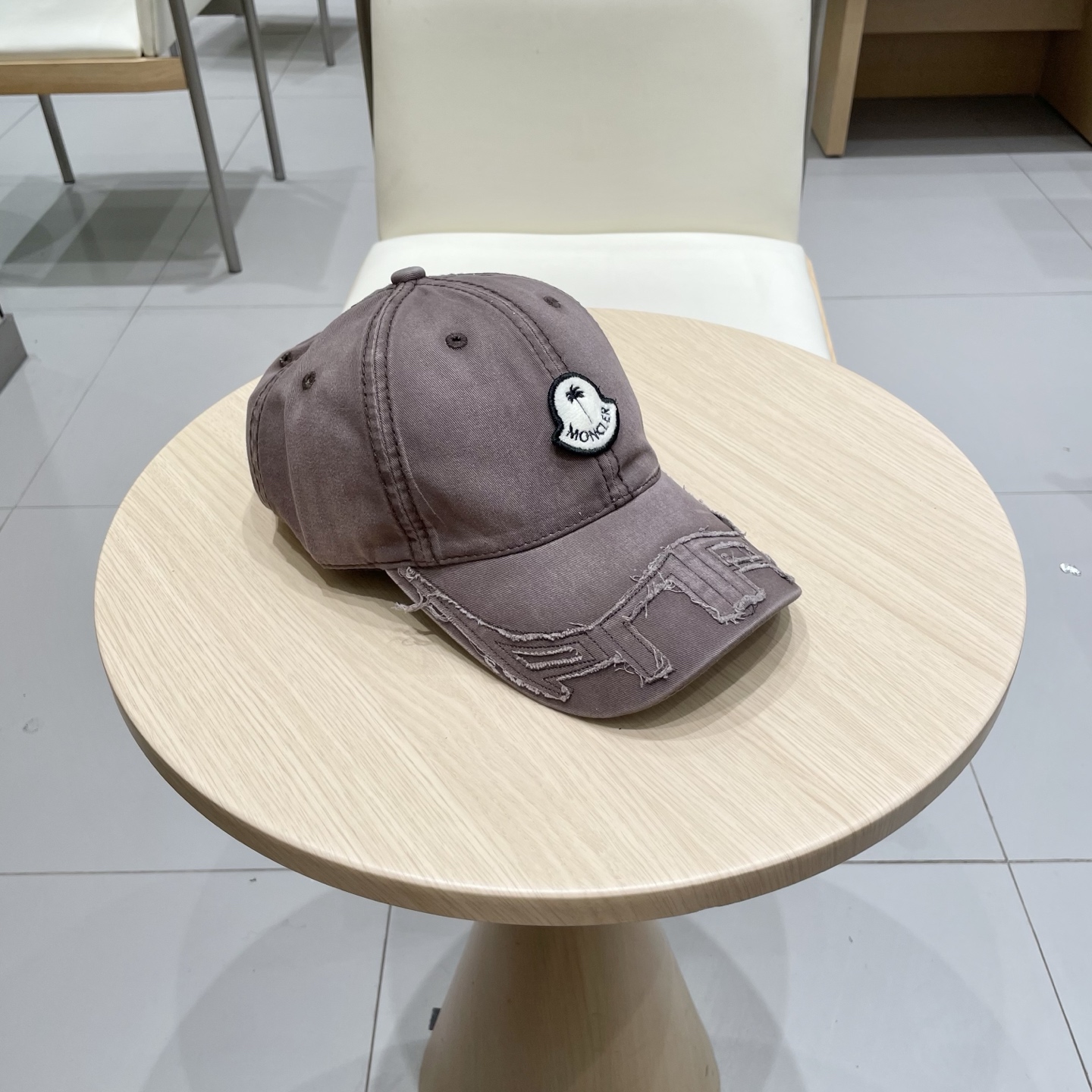   蒙口Moncler🆕春款新款个性棒球帽，透气性巨佳，四季佩戴款高颜值时尚单品！
男女同款