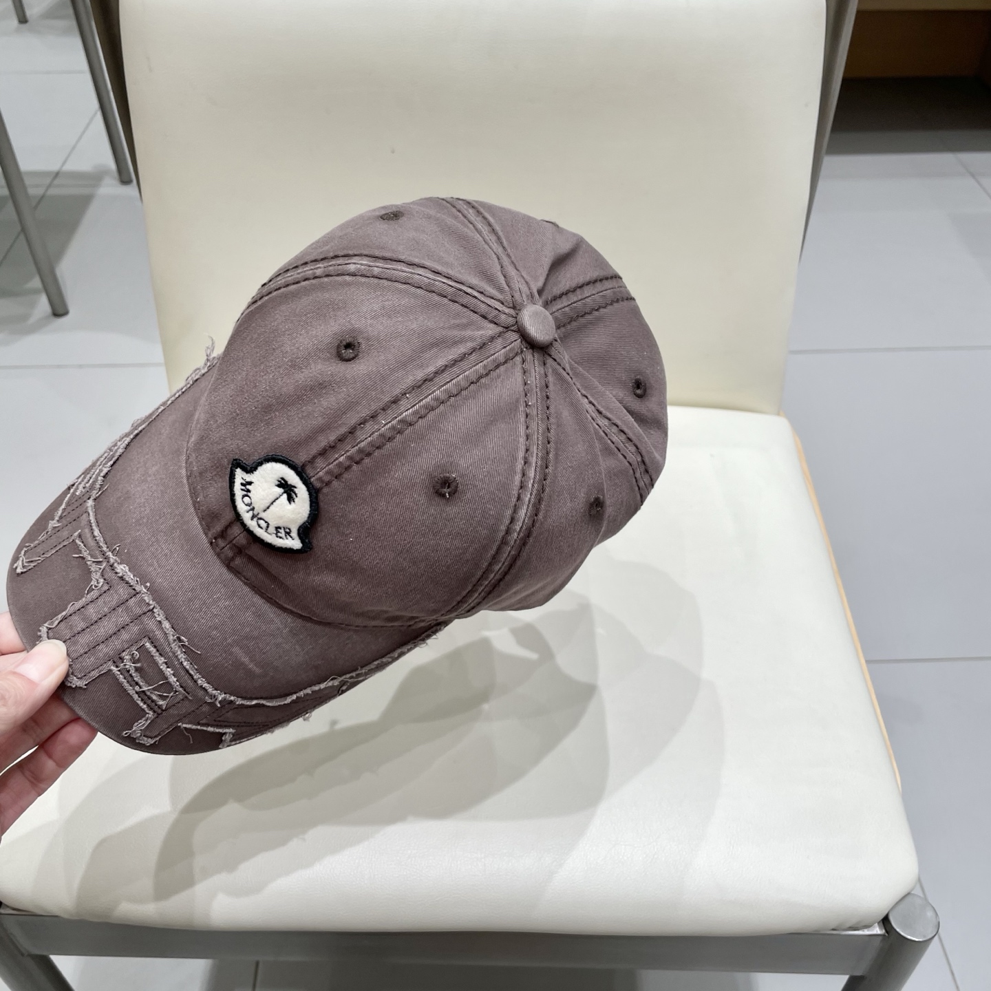   蒙口Moncler🆕春款新款个性棒球帽，透气性巨佳，四季佩戴款高颜值时尚单品！
男女同款