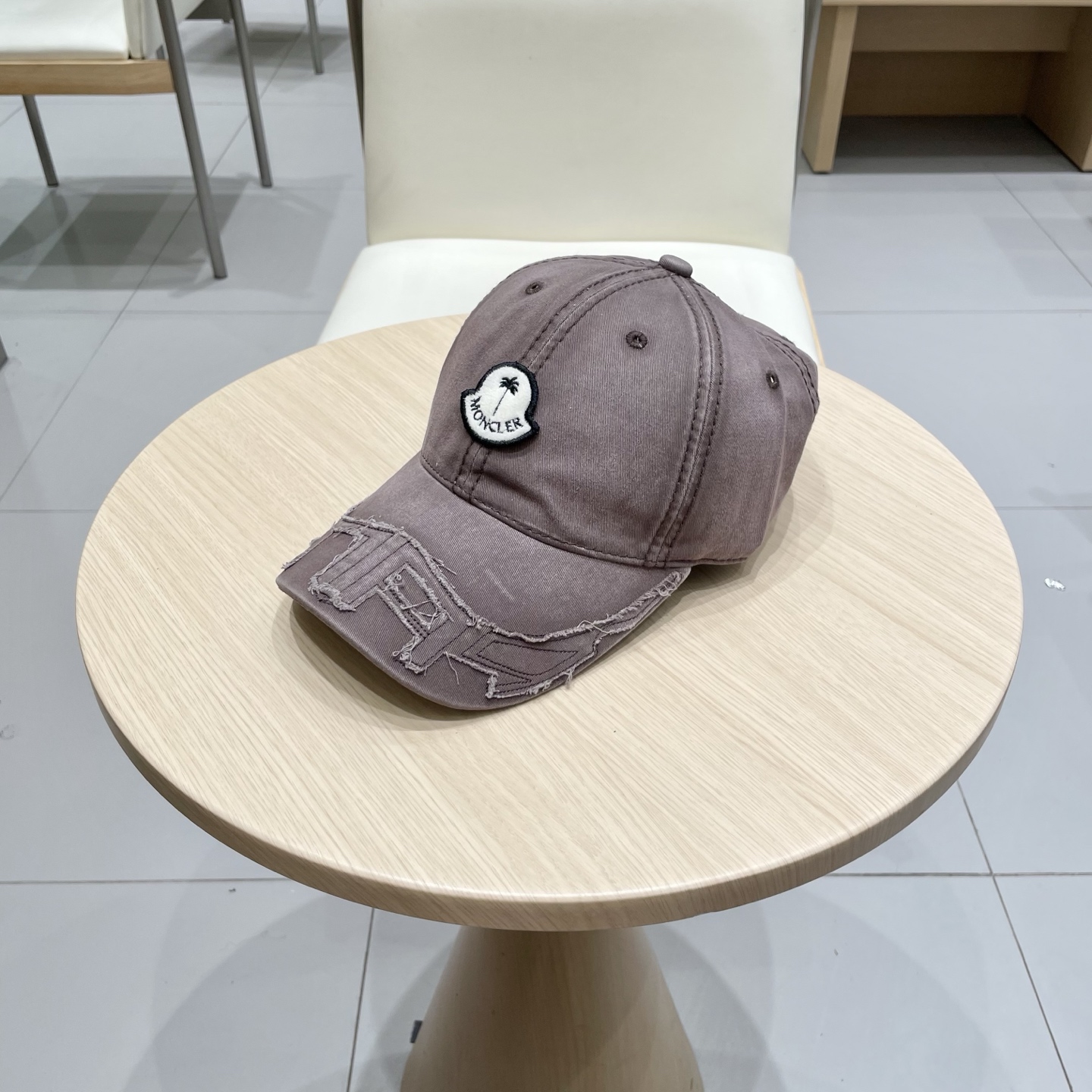   蒙口Moncler🆕春款新款个性棒球帽，透气性巨佳，四季佩戴款高颜值时尚单品！
男女同款