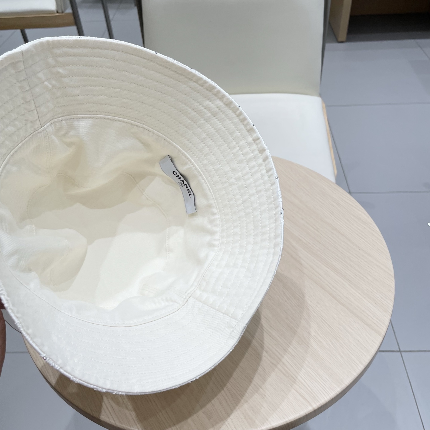 Chanel香奈儿2025春季新款日系烫钻梅花刺绣正反可戴渔夫帽女时尚遮阳帽防晒小盆帽