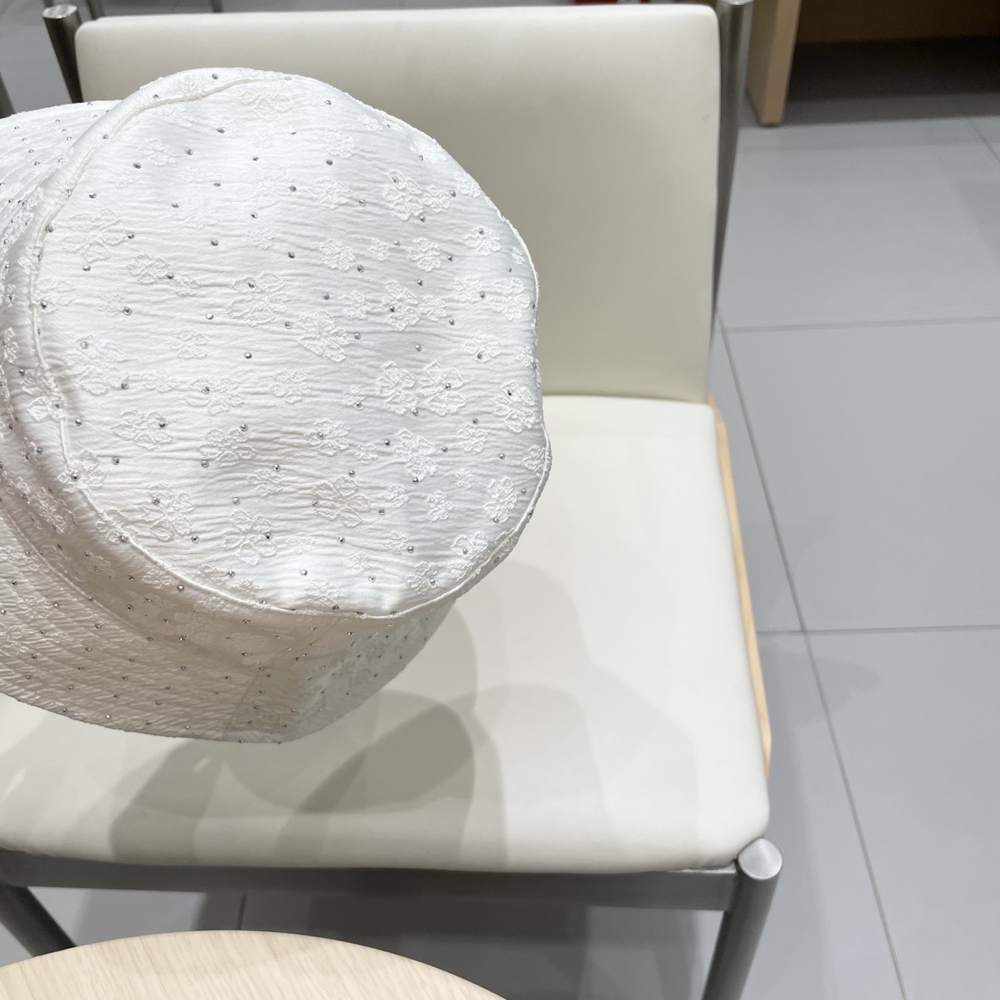 Chanel香奈儿2025春季新款日系烫钻梅花刺绣正反可戴渔夫帽女时尚遮阳帽防晒小盆帽