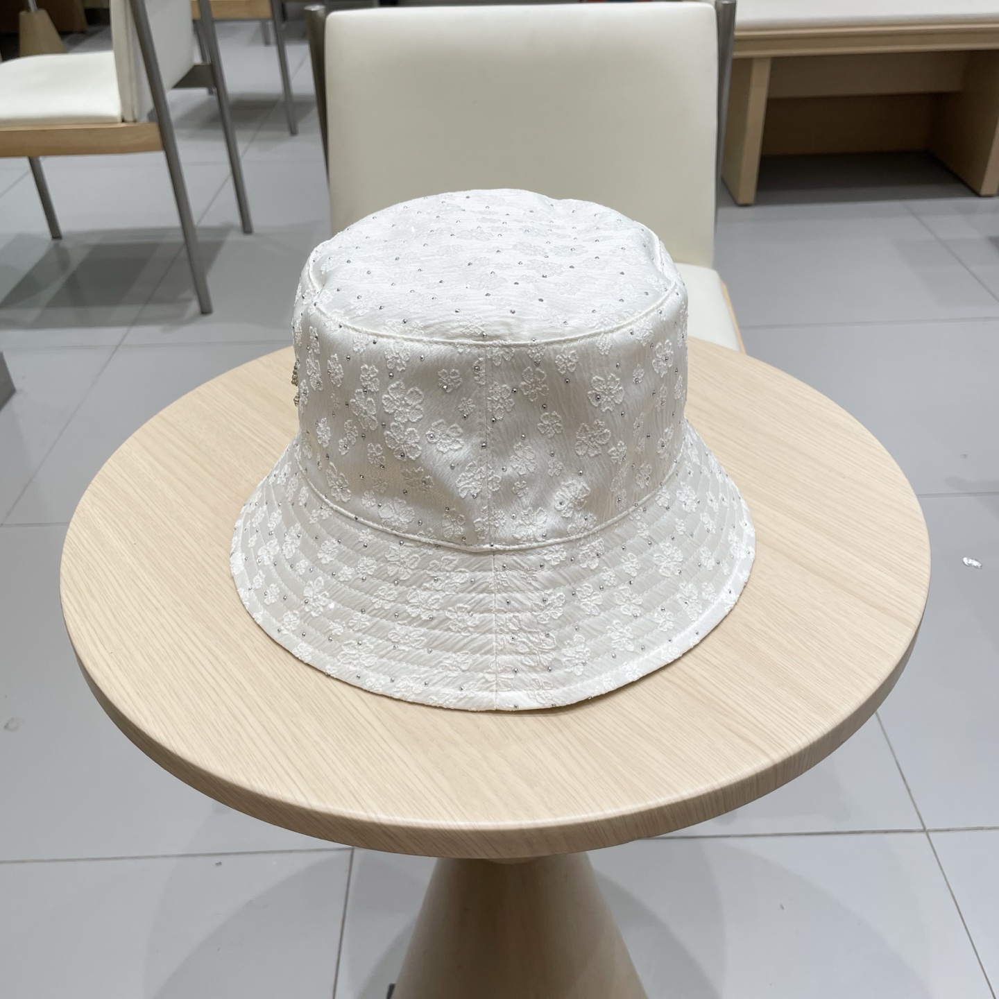 Chanel香奈儿2025春季新款日系烫钻梅花刺绣正反可戴渔夫帽女时尚遮阳帽防晒小盆帽