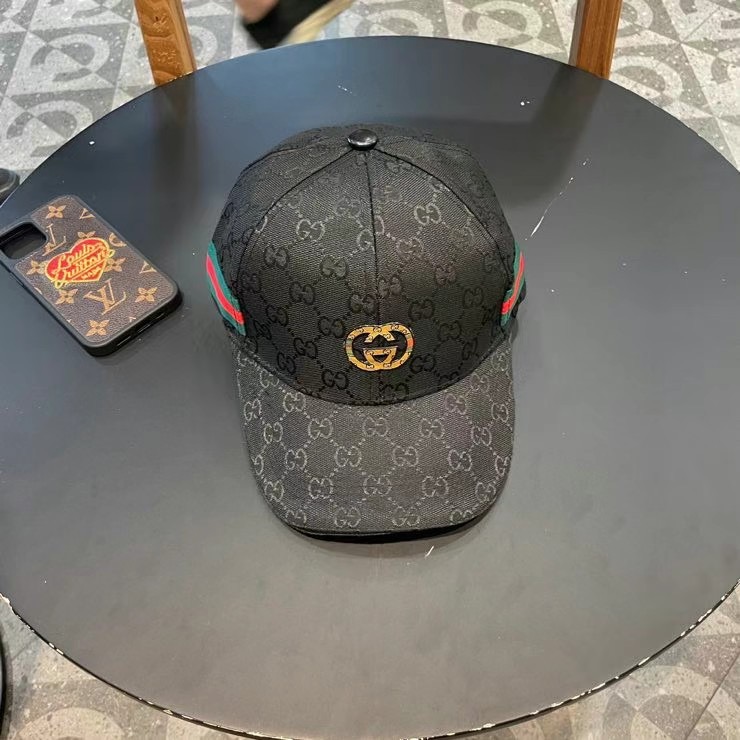  Gucci(古奇)经典原单棒球帽，小双G牛皮拼接，11开模订制，质量超赞！帽檐头层牛皮压花，质量极好！
