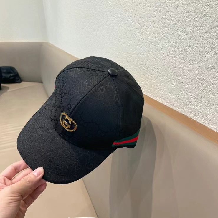  Gucci(古奇)经典原单棒球帽，小双G牛皮拼接，11开模订制，质量超赞！帽檐头层牛皮压花，质量极好！