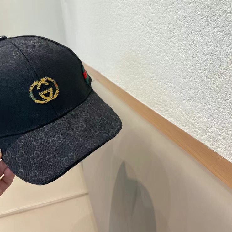  Gucci(古奇)经典原单棒球帽，小双G牛皮拼接，11开模订制，质量超赞！帽檐头层牛皮压花，质量极好！