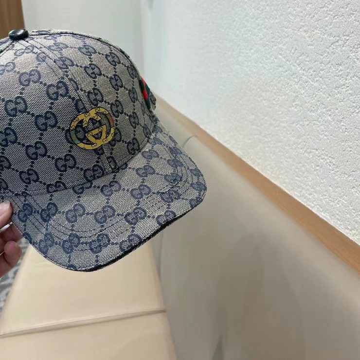  Gucci(古奇)经典原单棒球帽，小双G牛皮拼接，11开模订制，质量超赞！帽檐头层牛皮压花，质量极好！