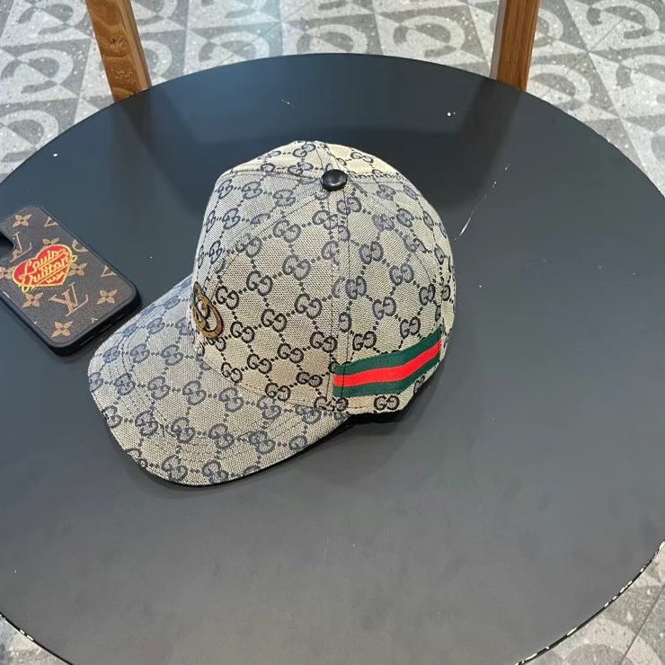  Gucci(古奇)经典原单棒球帽，小双G牛皮拼接，11开模订制，质量超赞！帽檐头层牛皮压花，质量极好！