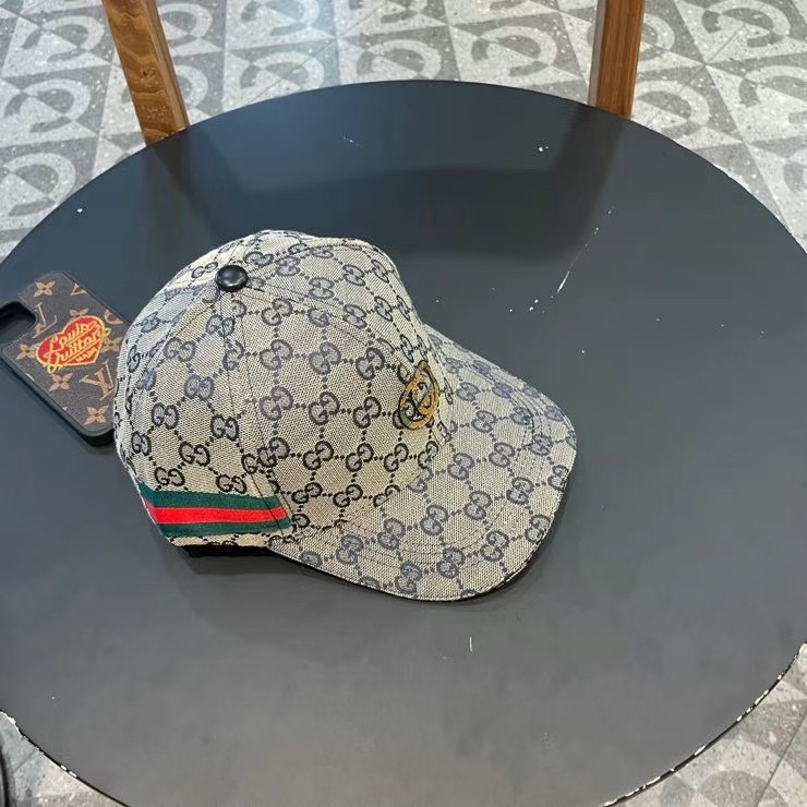  Gucci(古奇)经典原单棒球帽，小双G牛皮拼接，11开模订制，质量超赞！帽檐头层牛皮压花，质量极好！