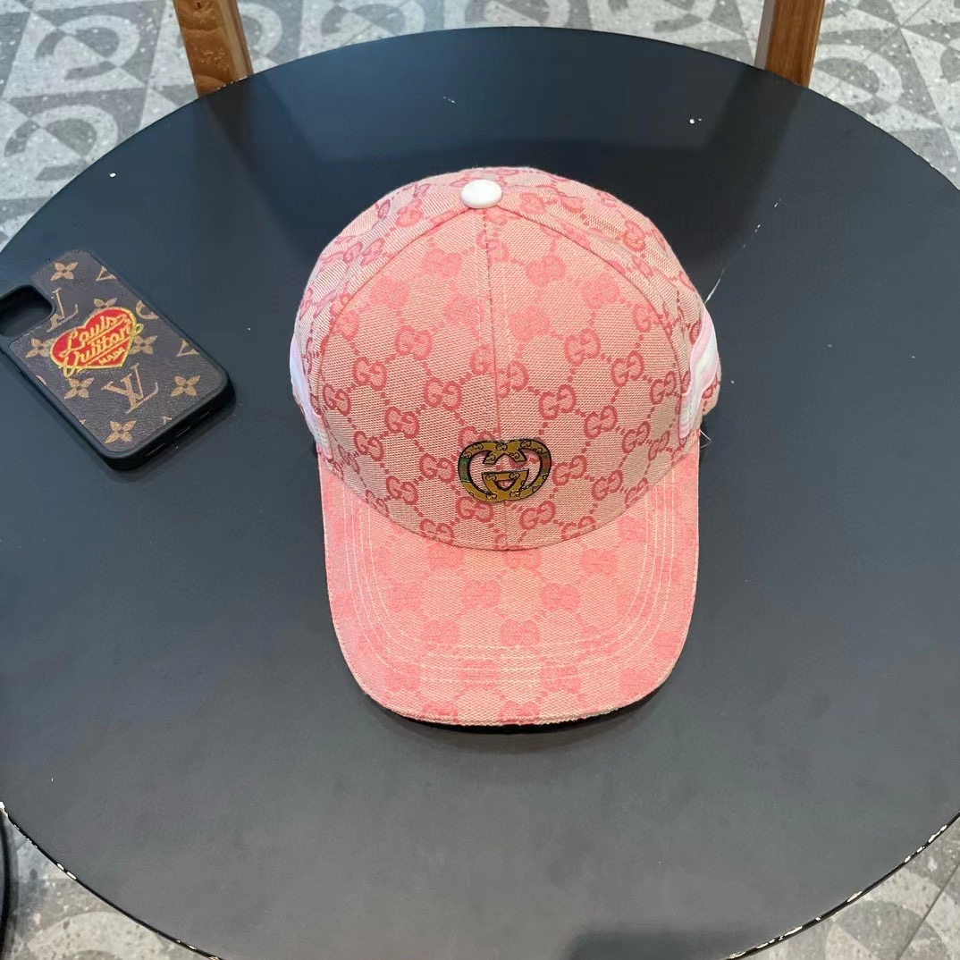  Gucci(古奇)经典原单棒球帽，小双G牛皮拼接，11开模订制，质量超赞！帽檐头层牛皮压花，质量极好！