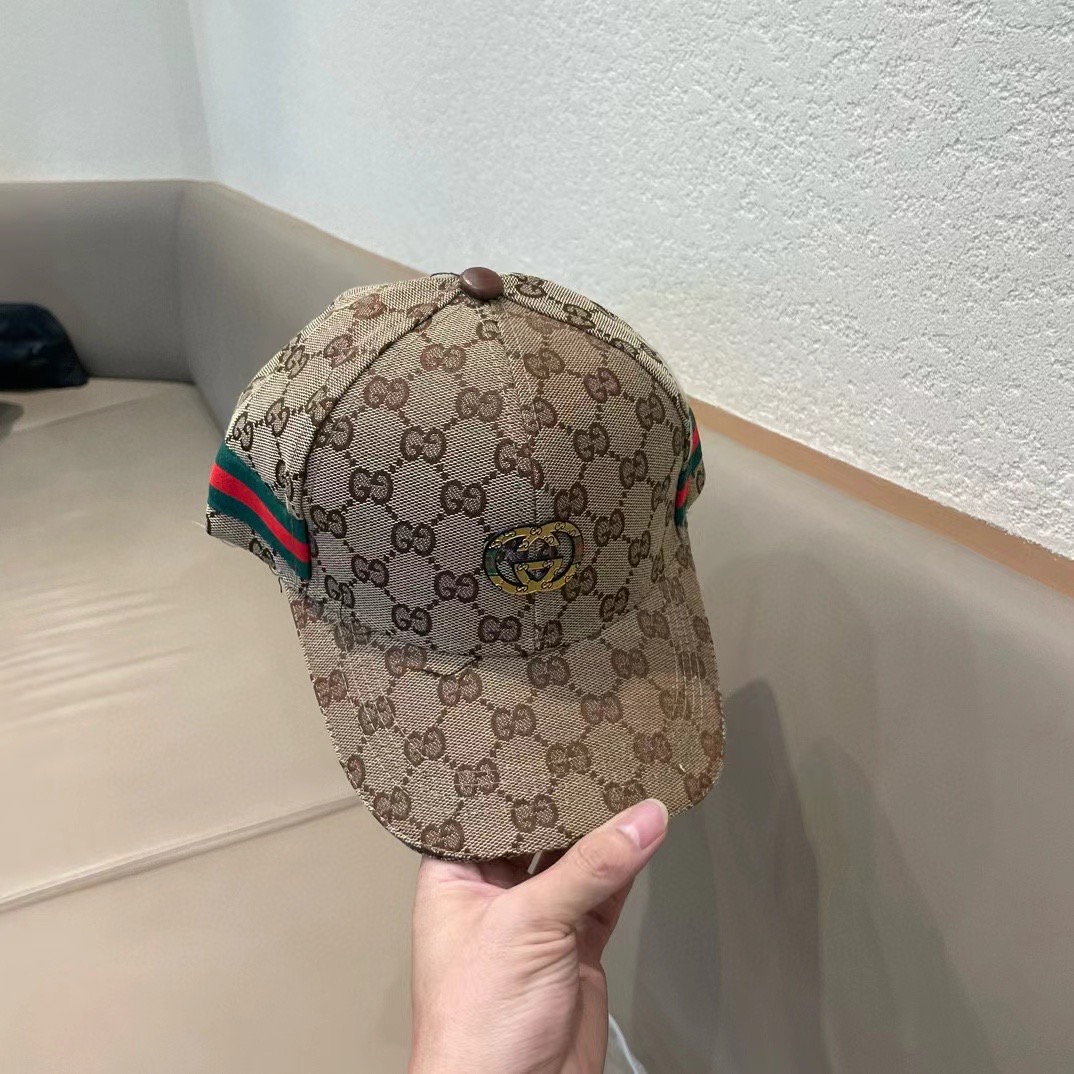 Gucci(古奇)经典原单棒球帽，小双G牛皮拼接，11开模订制，质量超赞！帽檐头层牛皮压花，质量极好！