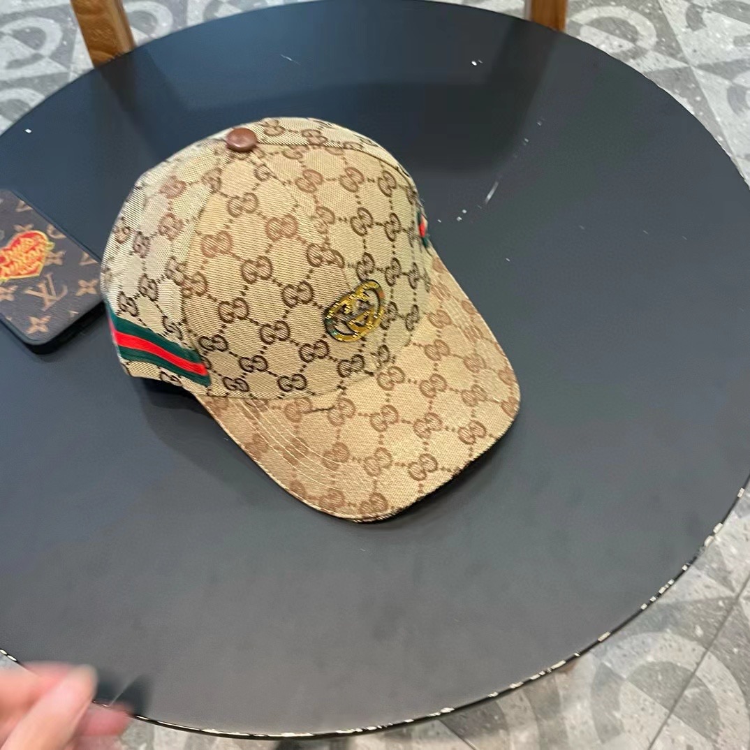 Gucci(古奇)经典原单棒球帽，小双G牛皮拼接，11开模订制，质量超赞！帽檐头层牛皮压花，质量极好！