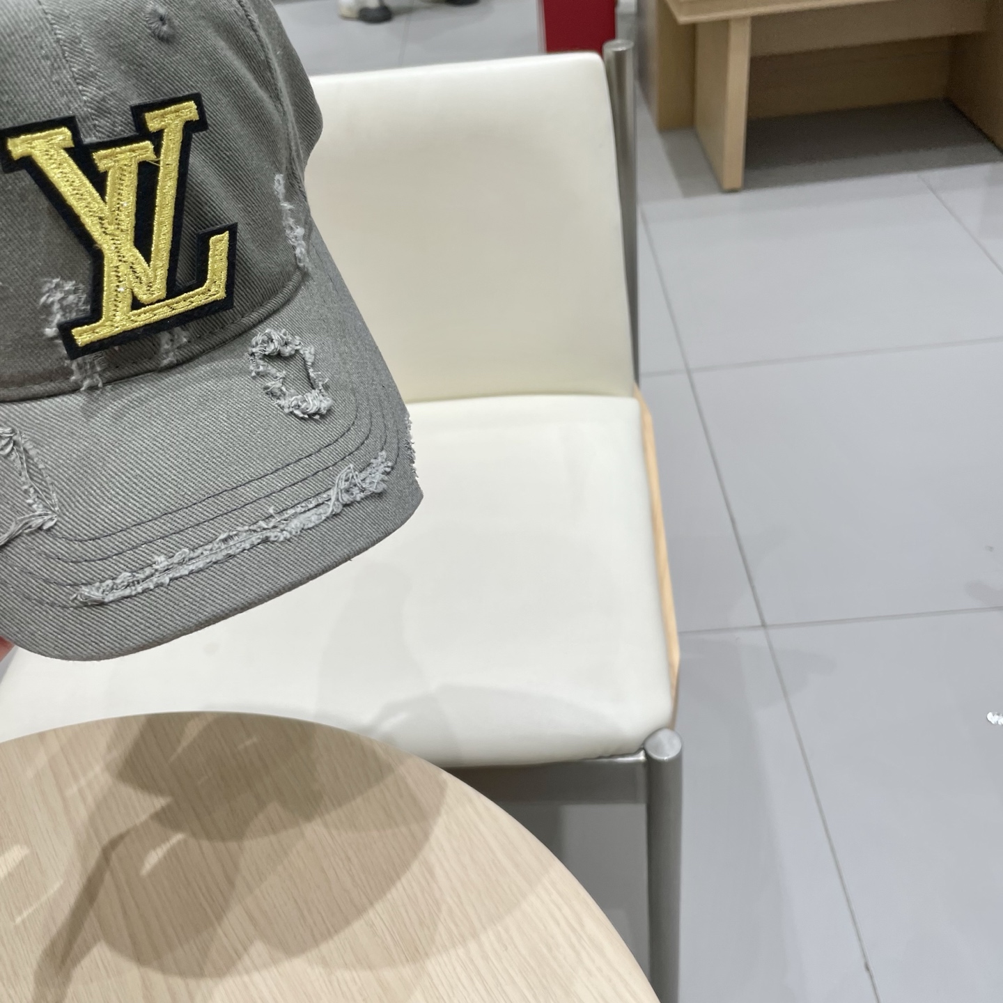 LV路易威登破洞棒球帽🧢轻盈透气。完美版型，独家实物拍摄，男女适用