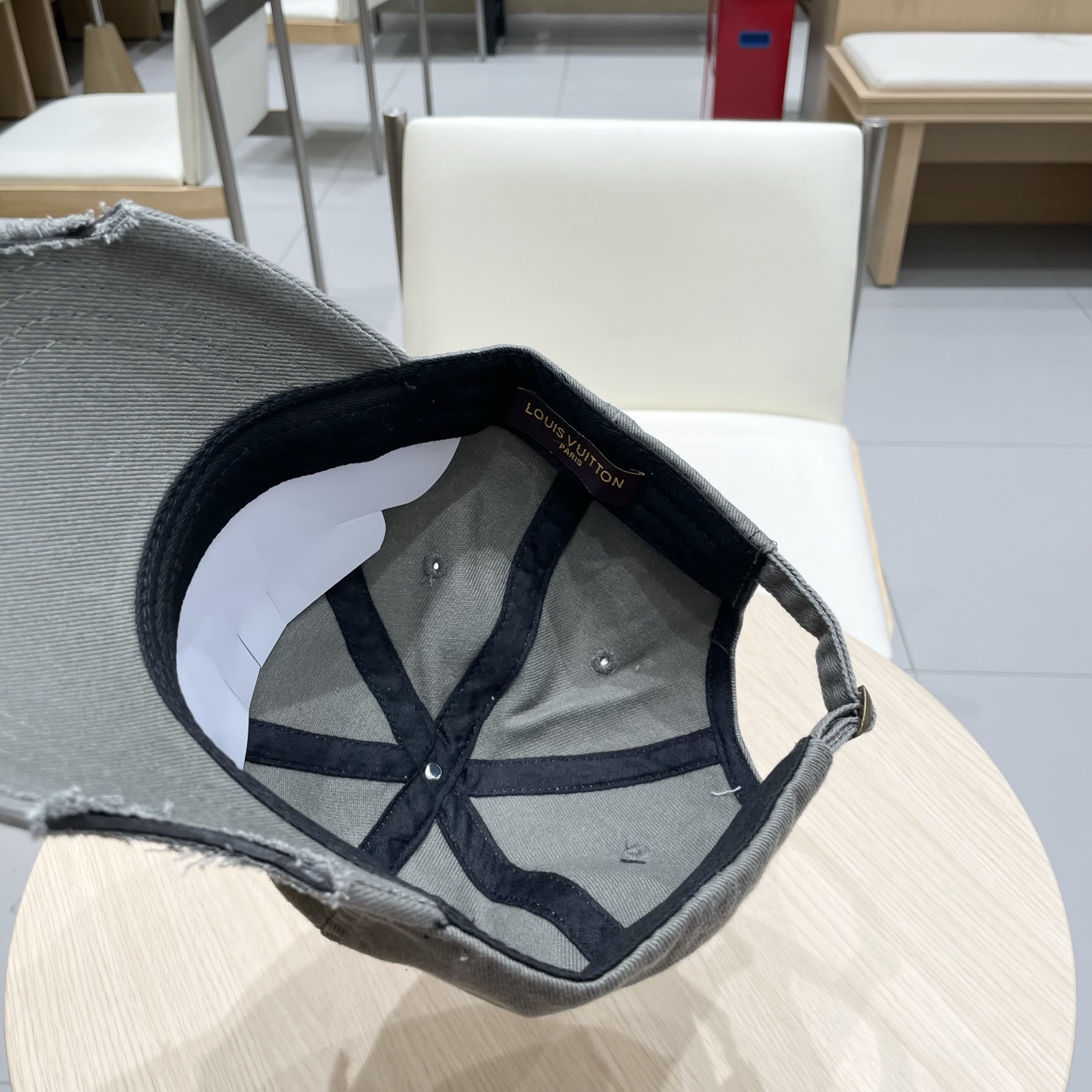 LV路易威登破洞棒球帽🧢轻盈透气。完美版型，独家实物拍摄，男女适用