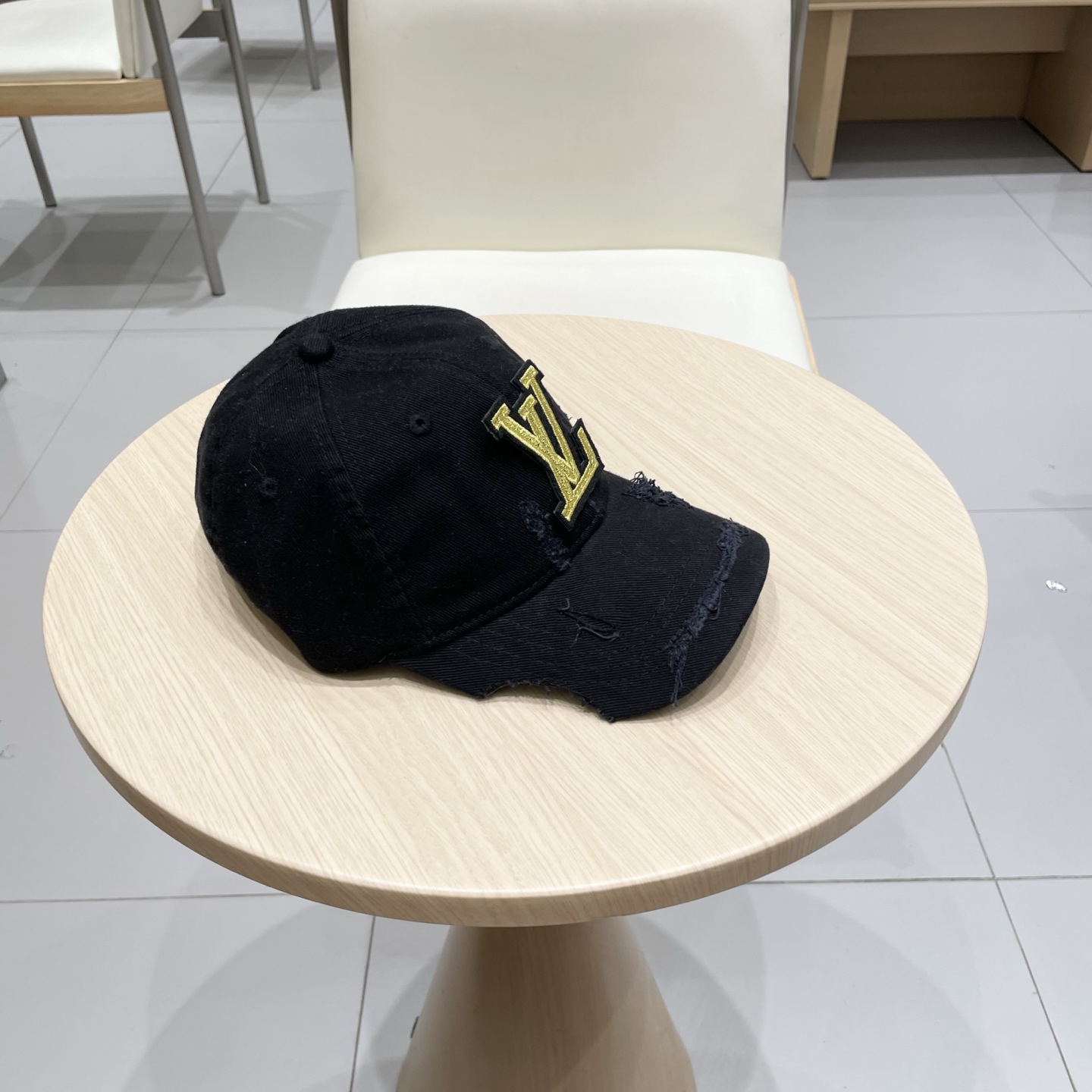 LV路易威登破洞棒球帽🧢轻盈透气。完美版型，独家实物拍摄，男女适用