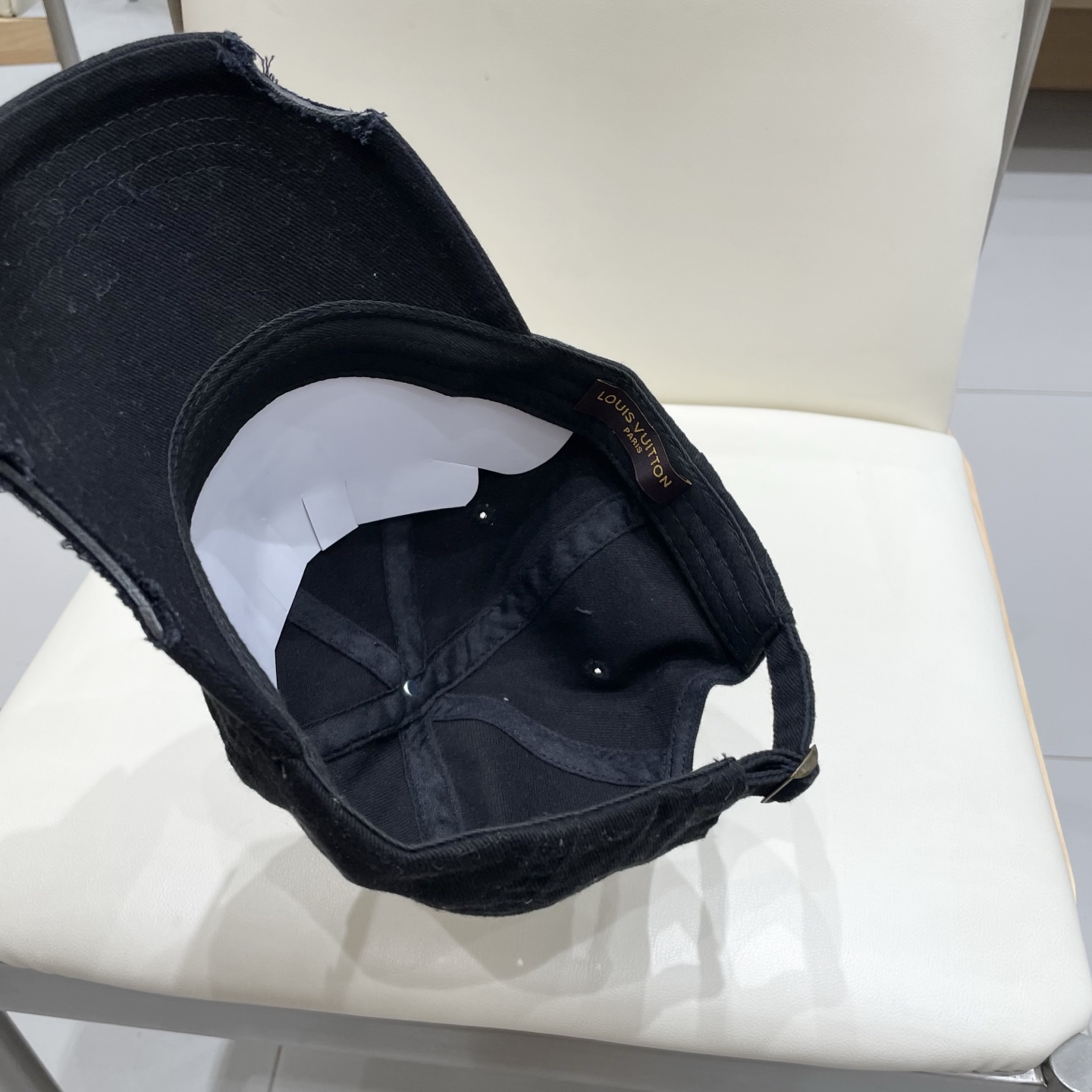 LV路易威登破洞棒球帽🧢轻盈透气。完美版型，独家实物拍摄，男女适用