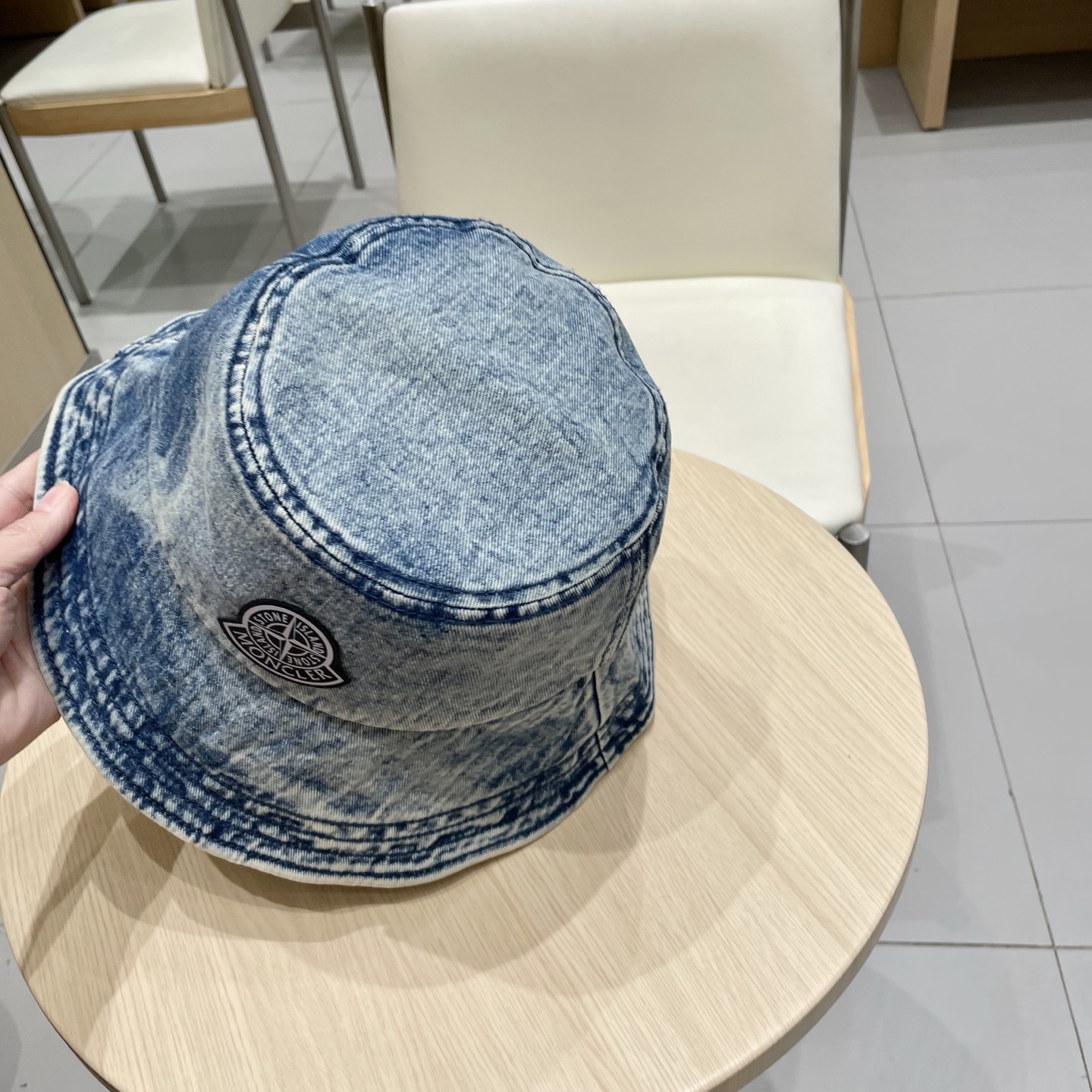 Moncler蒙口2025新款牛仔渔夫帽，经典流行款，质量超赞，