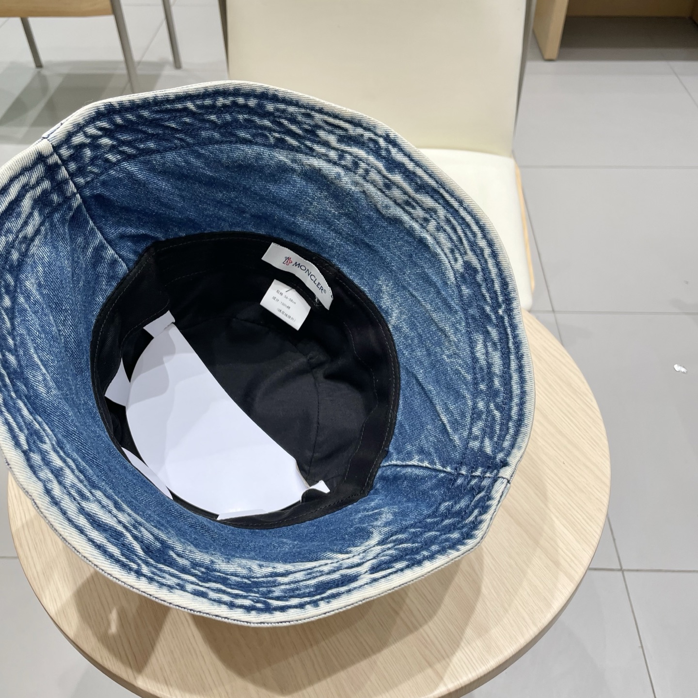 Moncler蒙口2025新款牛仔渔夫帽，经典流行款，质量超赞，