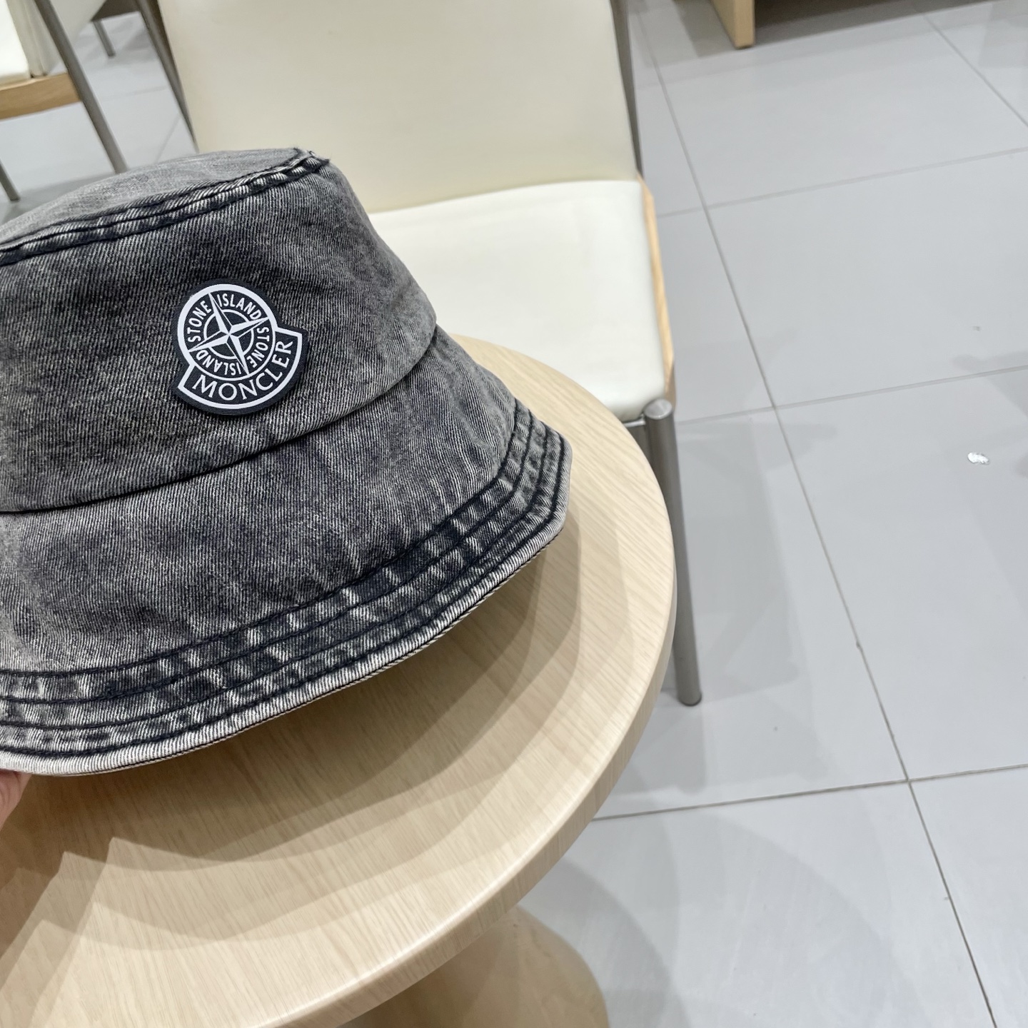 Moncler蒙口2025新款牛仔渔夫帽，经典流行款，质量超赞，