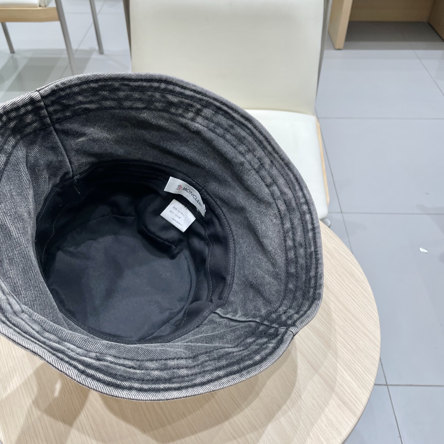 Moncler蒙口2025新款牛仔渔夫帽，经典流行款，质量超赞，