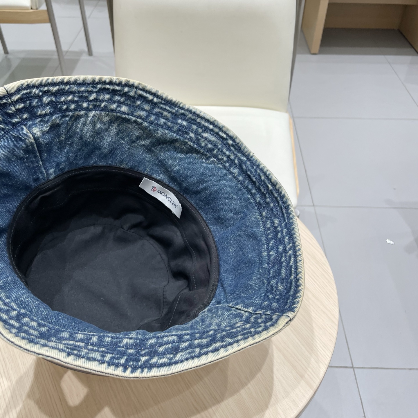 Moncler蒙口2025新款牛仔渔夫帽，经典流行款，质量超赞，