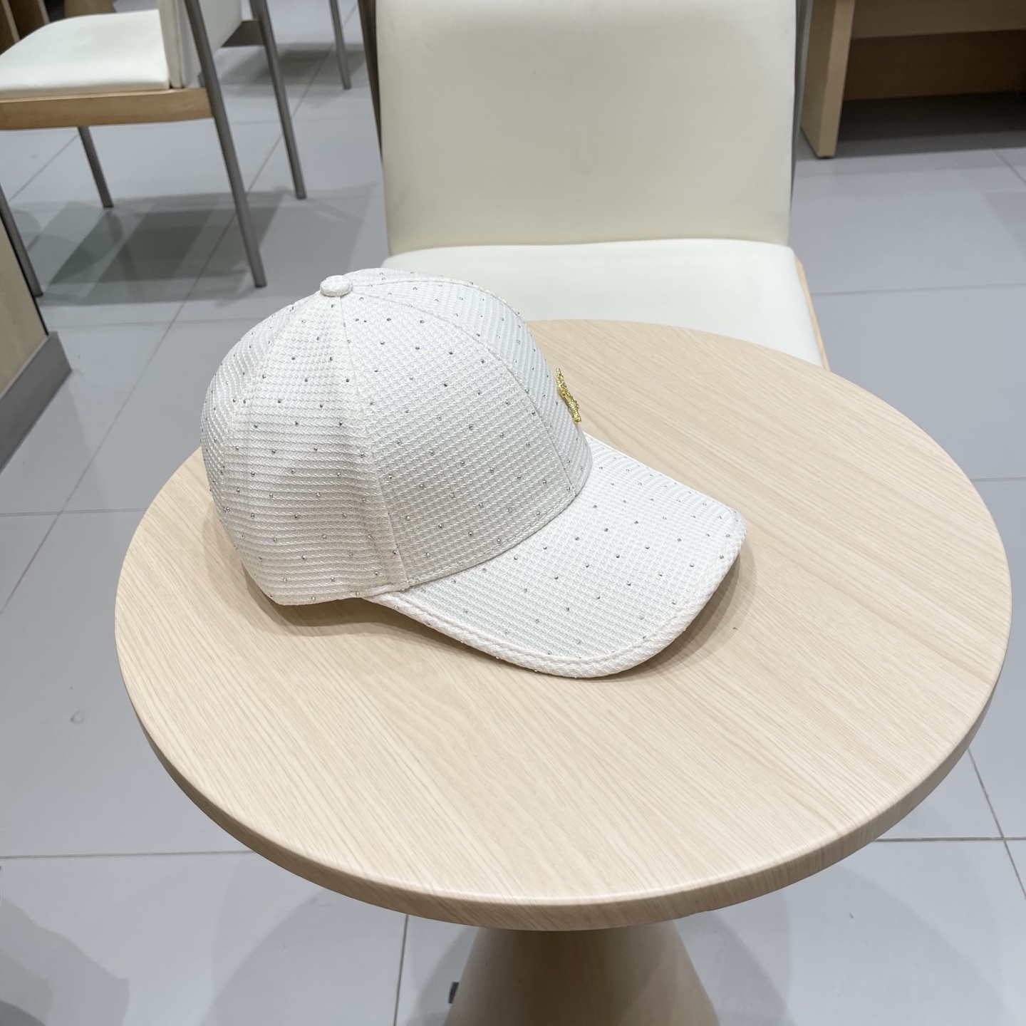 路易威登棒球帽LouisVuitton👒😍新款LV棒球帽，重工打造♥，高端大气，百搭款🤗男女通用！