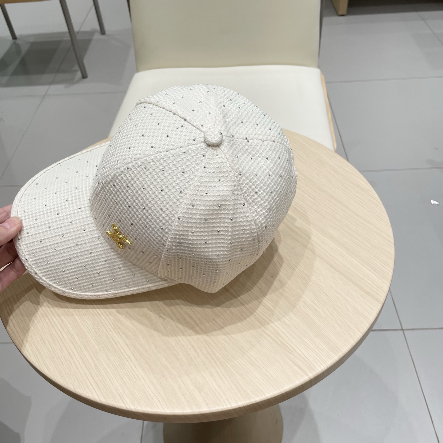 路易威登棒球帽LouisVuitton👒😍新款LV棒球帽，重工打造♥，高端大气，百搭款🤗男女通用！