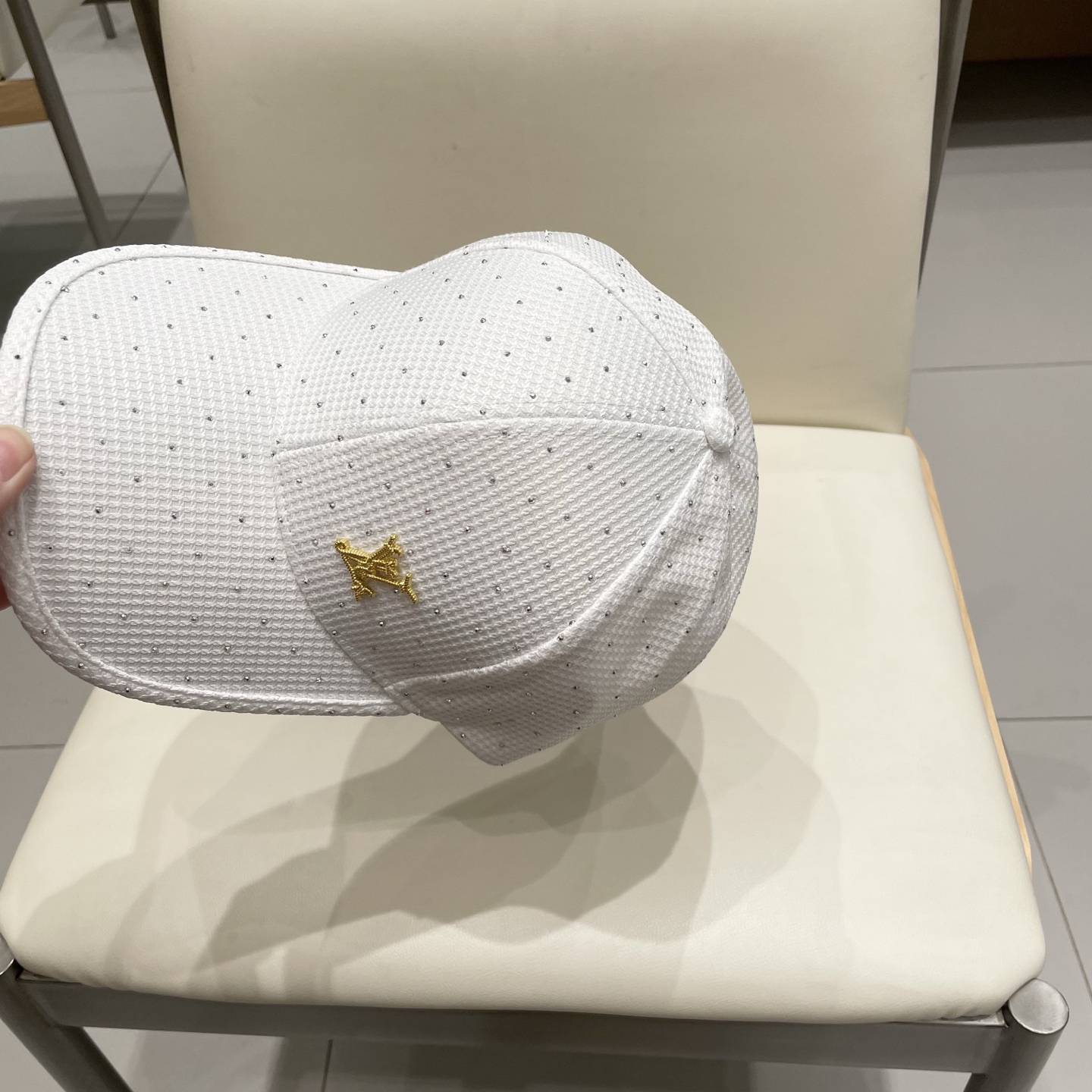 路易威登棒球帽LouisVuitton👒😍新款LV棒球帽，重工打造♥，高端大气，百搭款🤗男女通用！