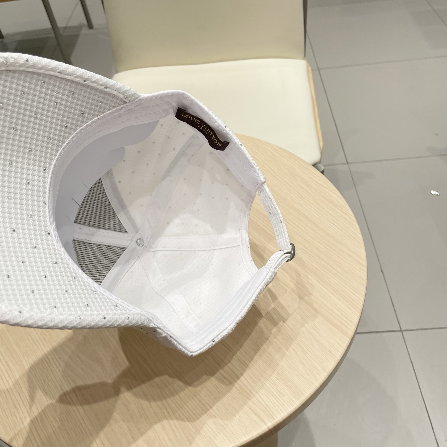 路易威登棒球帽LouisVuitton👒😍新款LV棒球帽，重工打造♥，高端大气，百搭款🤗男女通用！
