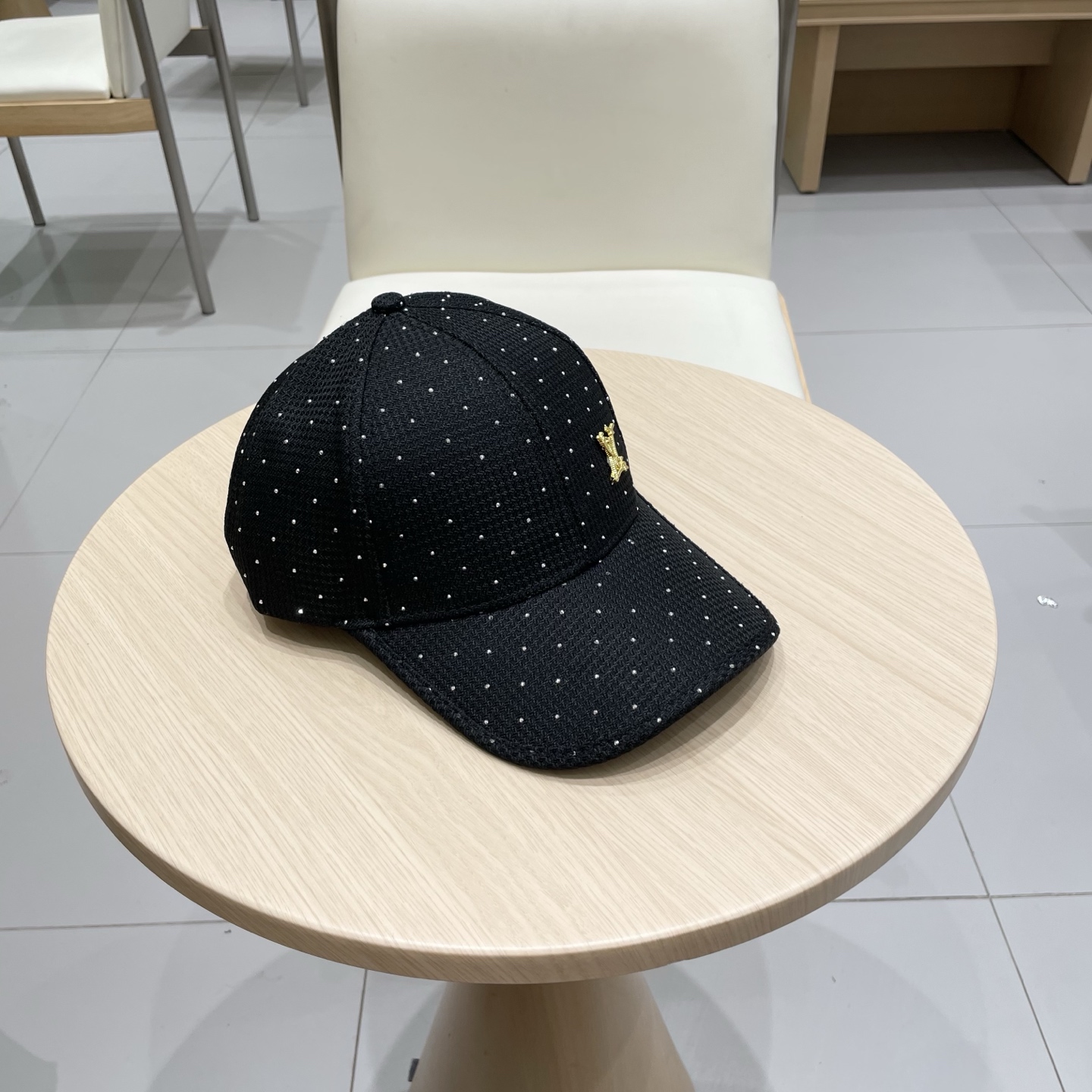 路易威登棒球帽LouisVuitton👒😍新款LV棒球帽，重工打造♥，高端大气，百搭款🤗男女通用！
