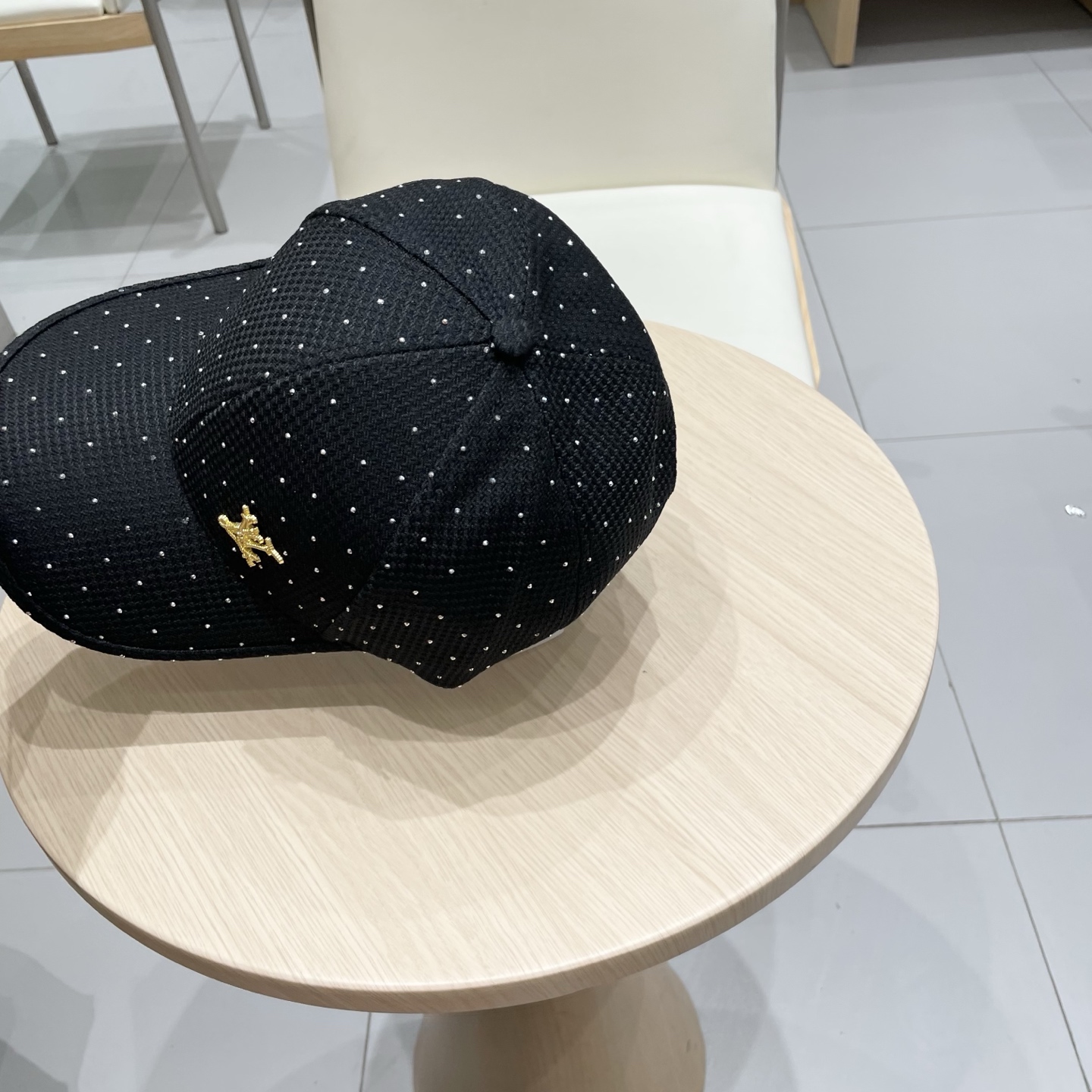路易威登棒球帽LouisVuitton👒😍新款LV棒球帽，重工打造♥，高端大气，百搭款🤗男女通用！