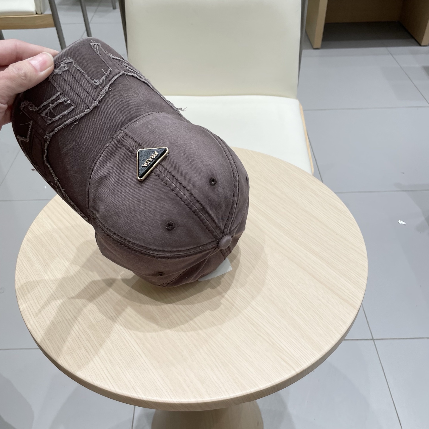  【普拉达】Prada 25春夏新款大牌棒球帽🧢，显脸小 大牌款超好搭配，赶紧入手！