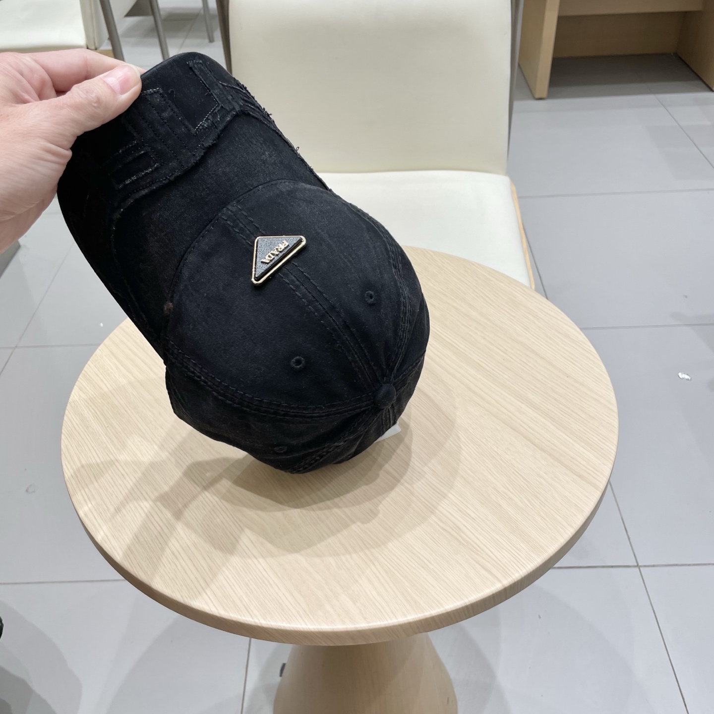  【普拉达】Prada 25春夏新款大牌棒球帽🧢，显脸小 大牌款超好搭配，赶紧入手！